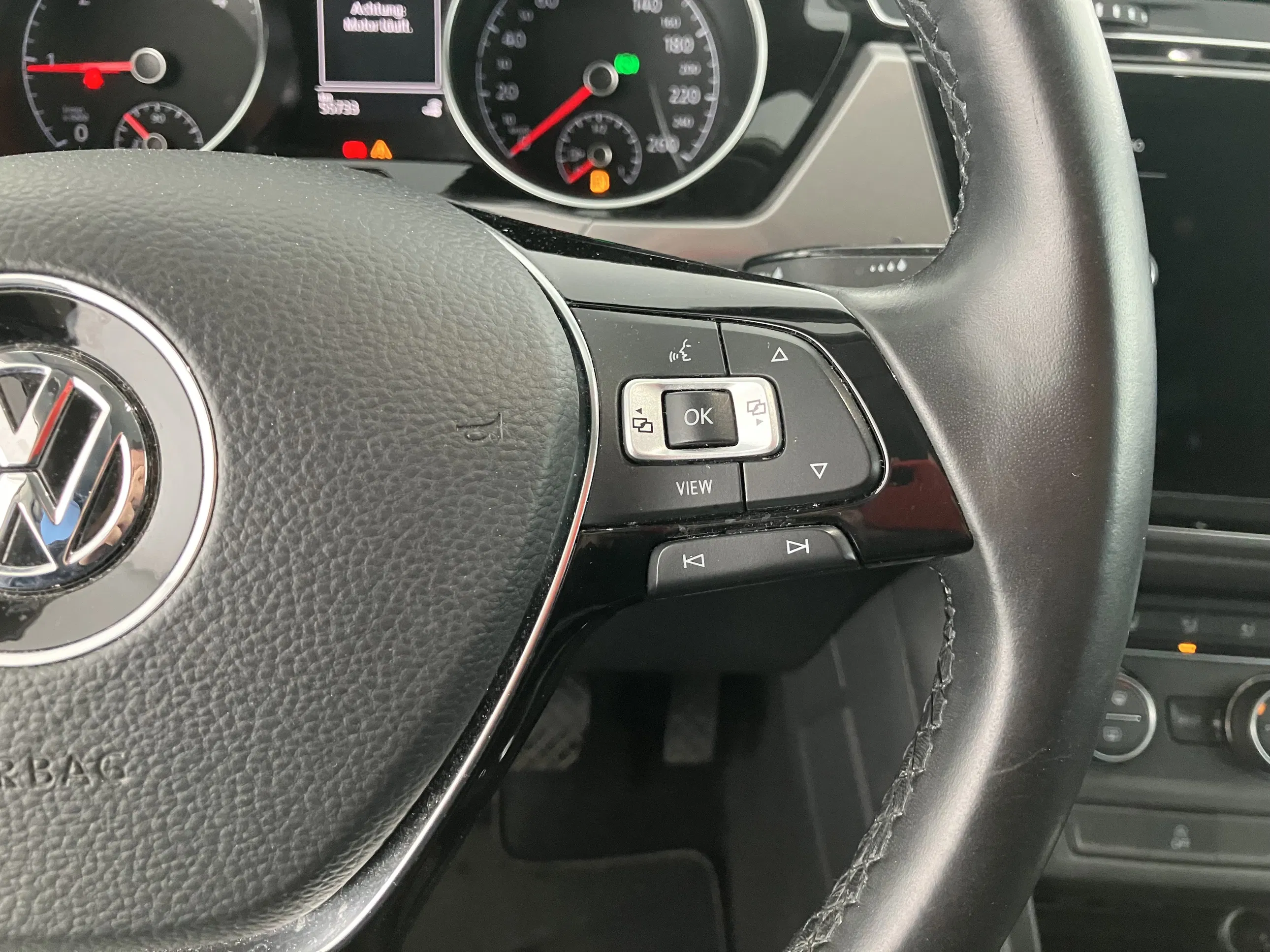 VW Touran TDI SCR DSG 7-Sitzer | Bild 19 von 29