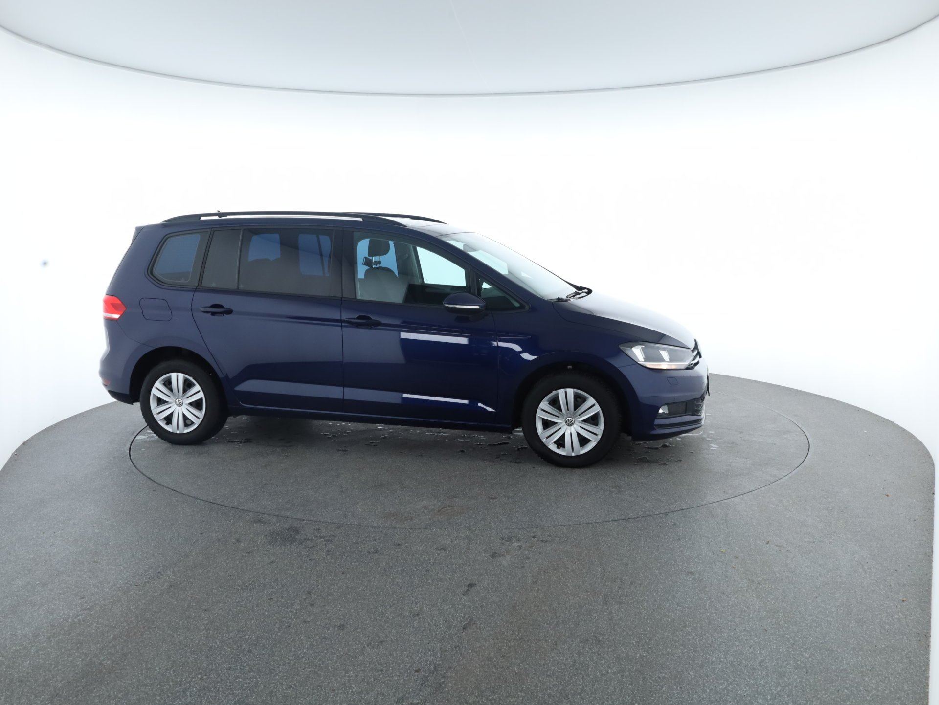 VW Touran TDI SCR DSG 7-Sitzer | Bild 25 von 29