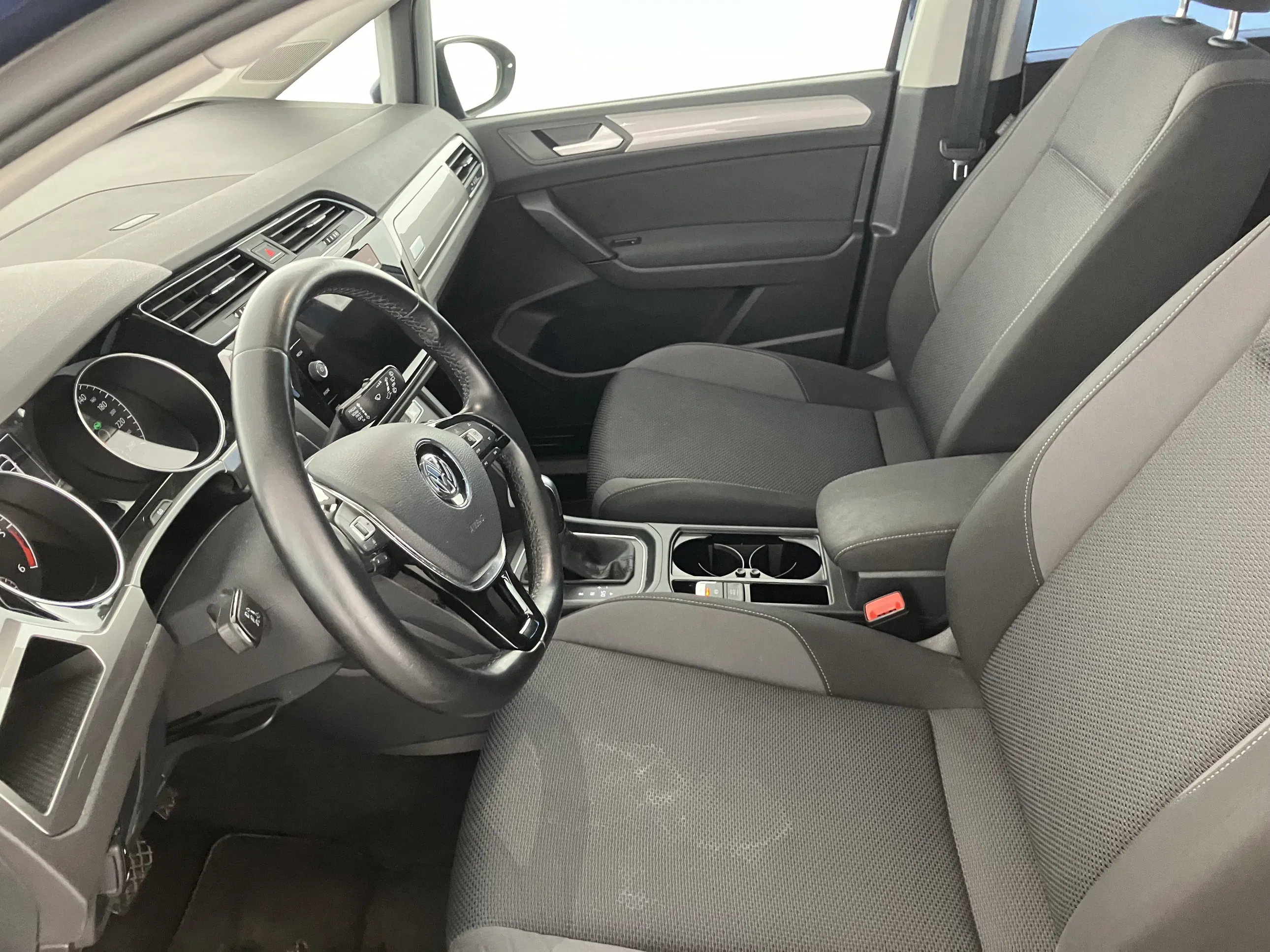 VW Touran TDI SCR DSG 7-Sitzer | Bild 4 von 29