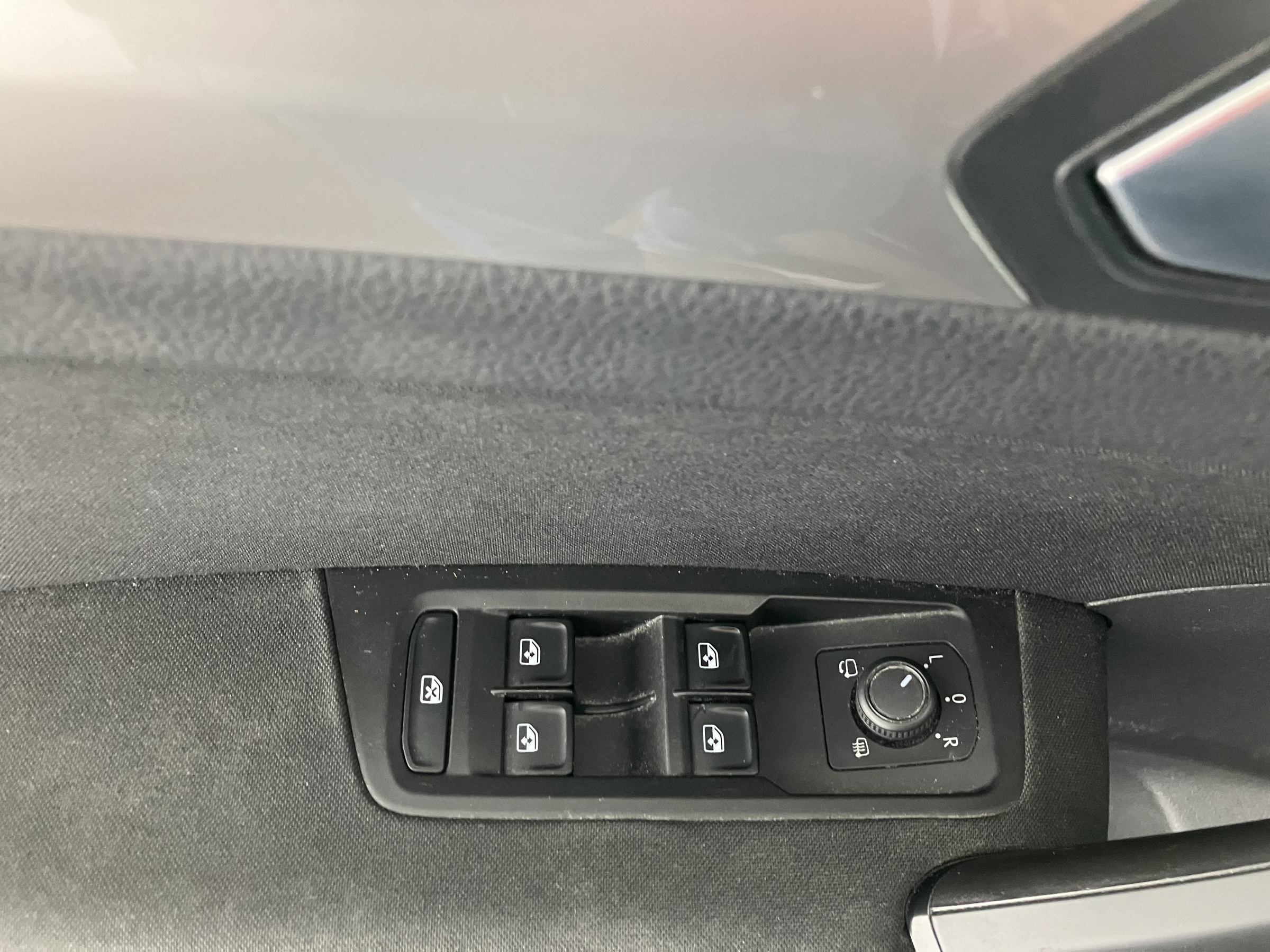 VW Touran TDI SCR DSG 7-Sitzer | Bild 5 von 29