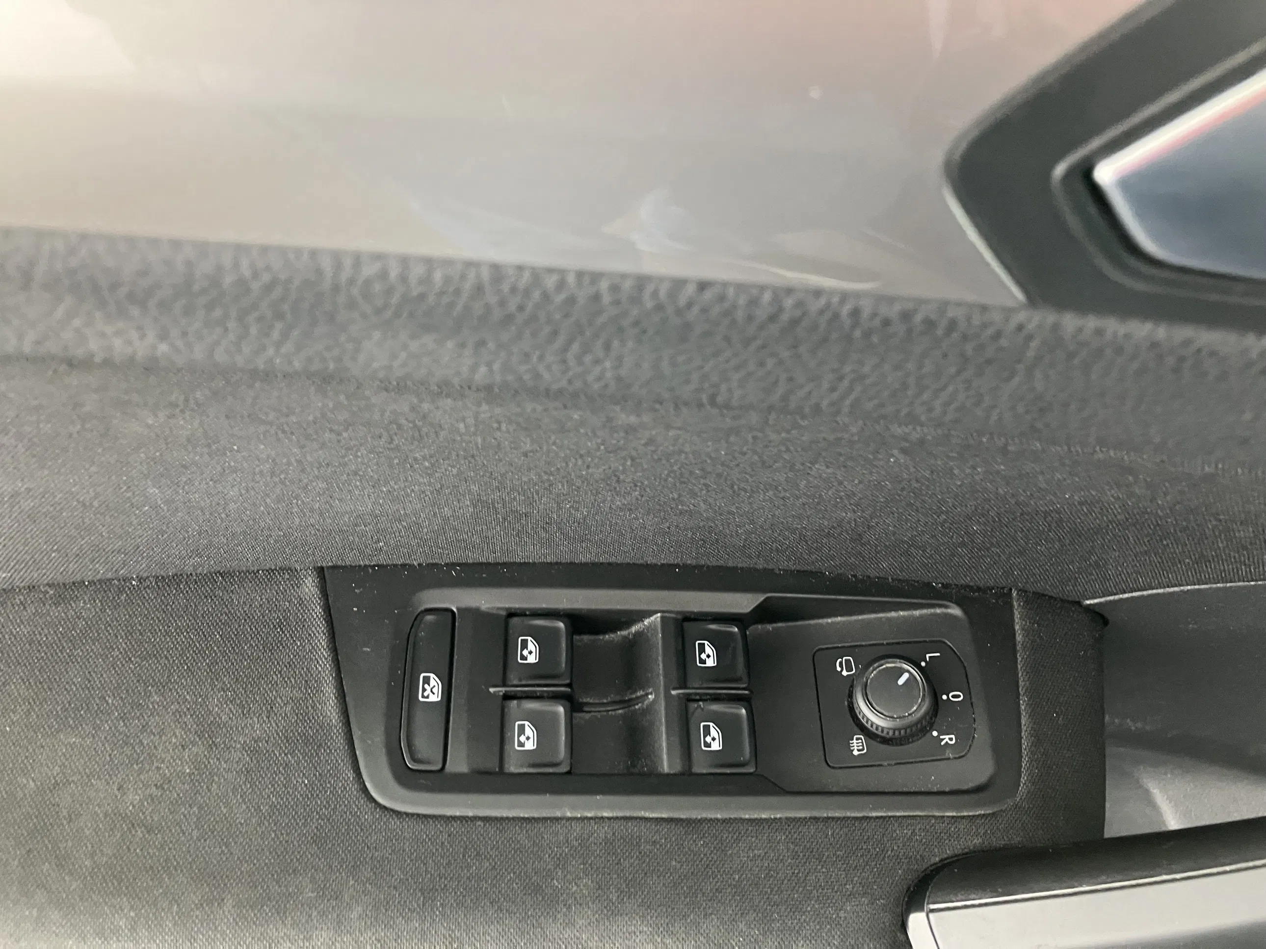 VW Touran TDI SCR DSG 7-Sitzer | Bild 5 von 29