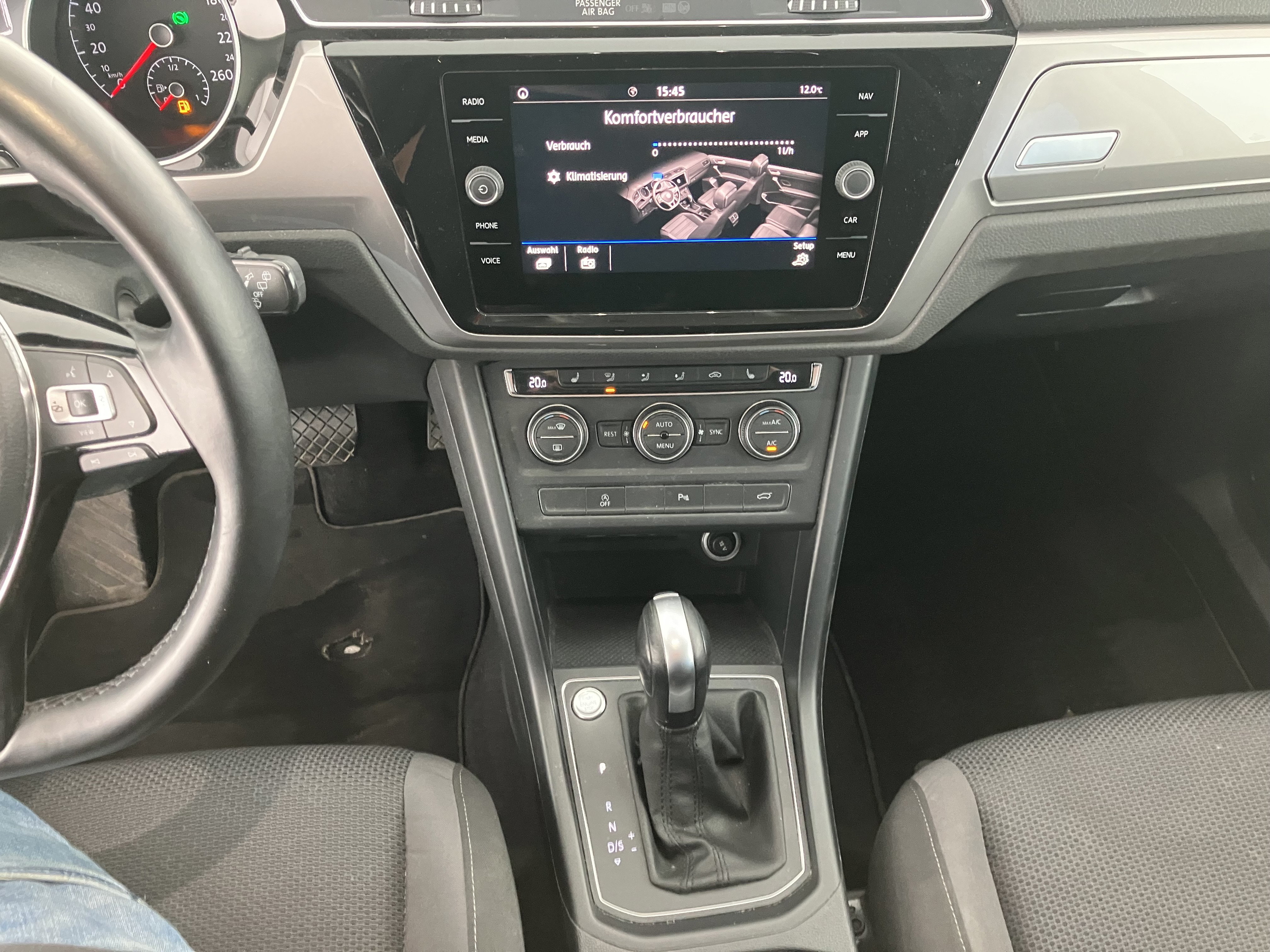 VW Touran TDI SCR DSG 7-Sitzer | Bild 6 von 29