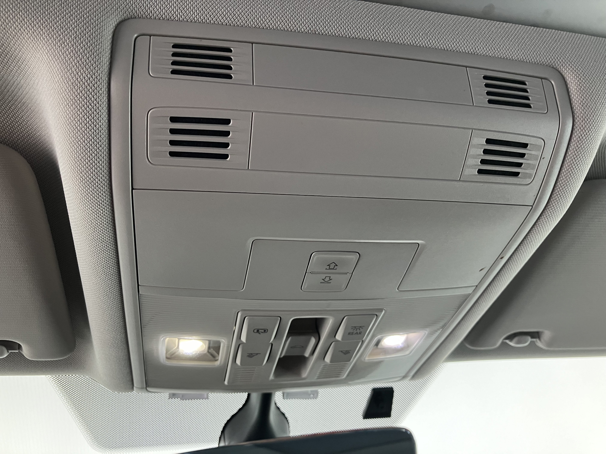 VW Touran TDI SCR DSG 7-Sitzer | Bild 7 von 29