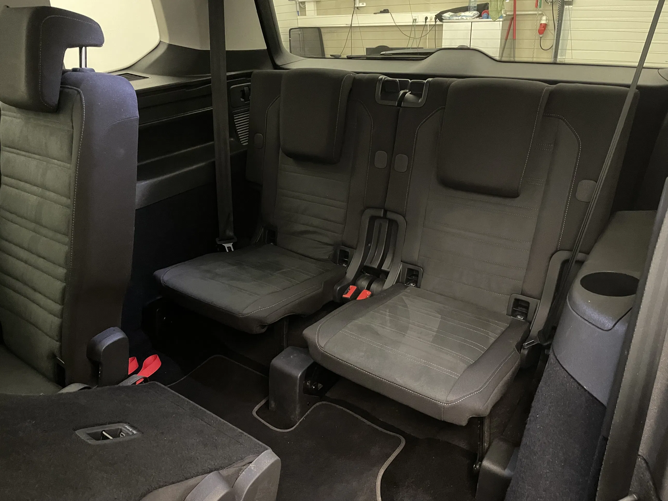 VW Touran 2.0 TDI BMT 7-Sitzer Highline | Bild 12 von 30