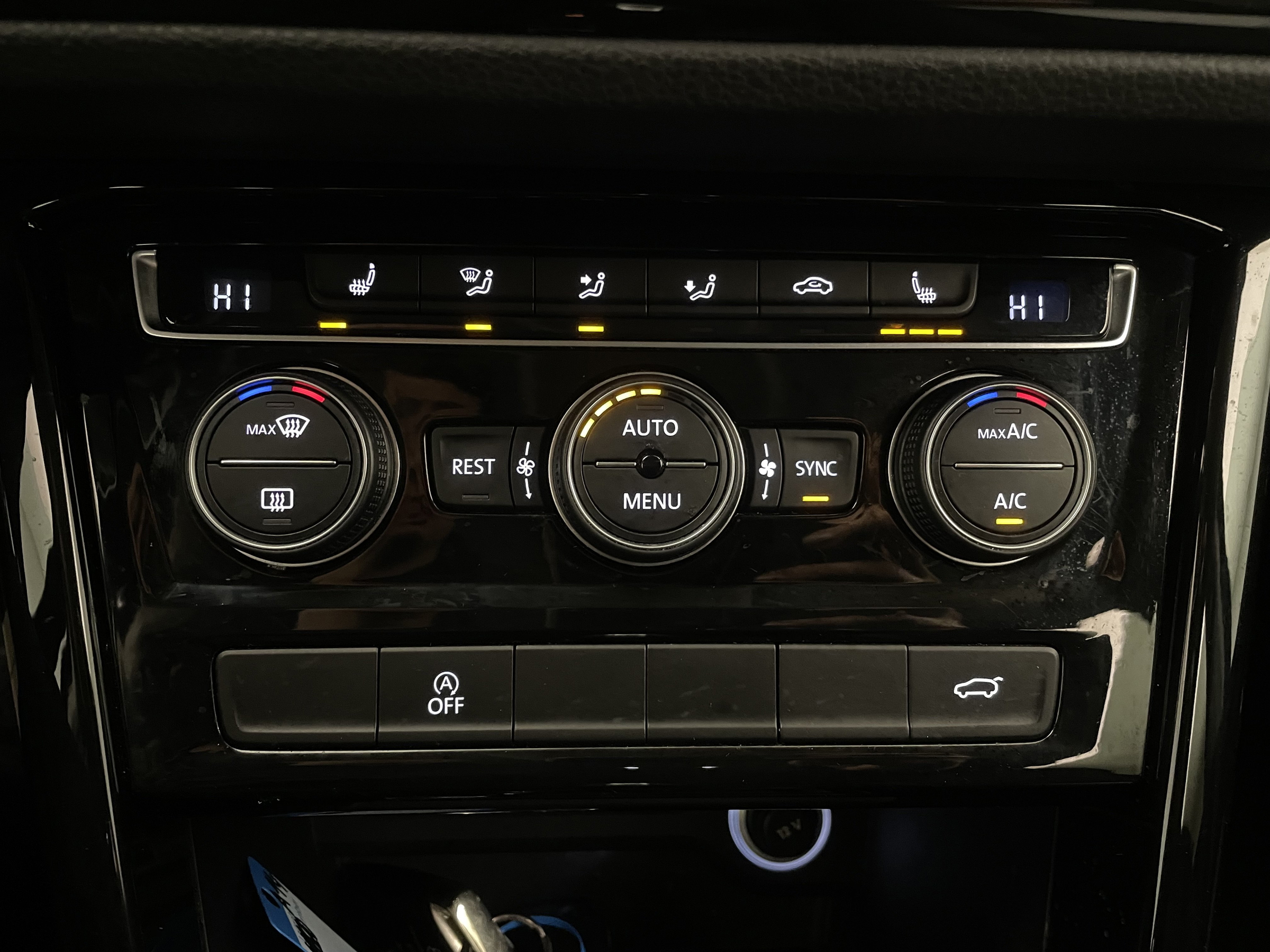 VW Touran 2.0 TDI BMT 7-Sitzer Highline | Bild 16 von 30