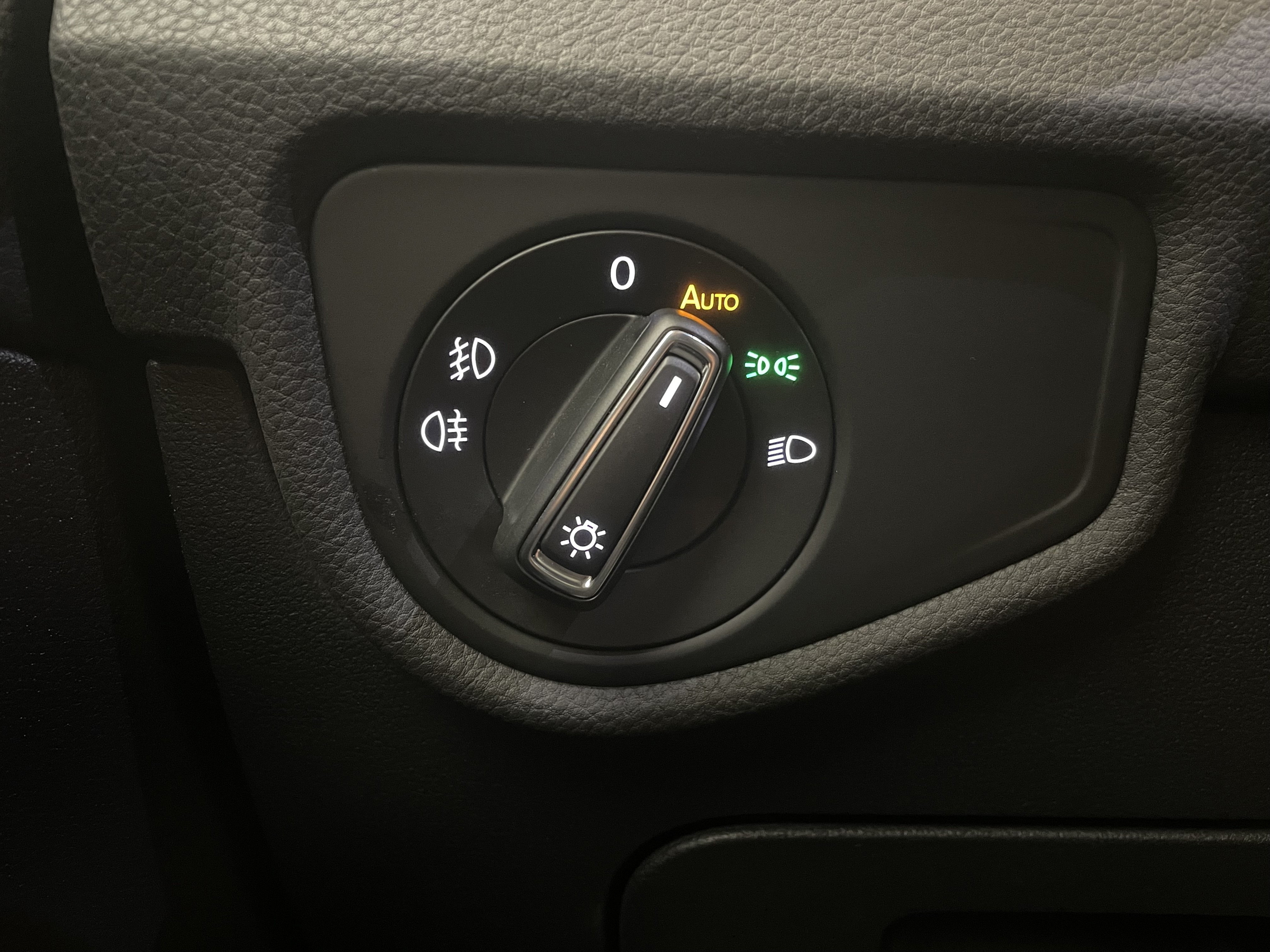 VW Touran 2.0 TDI BMT 7-Sitzer Highline | Bild 18 von 30