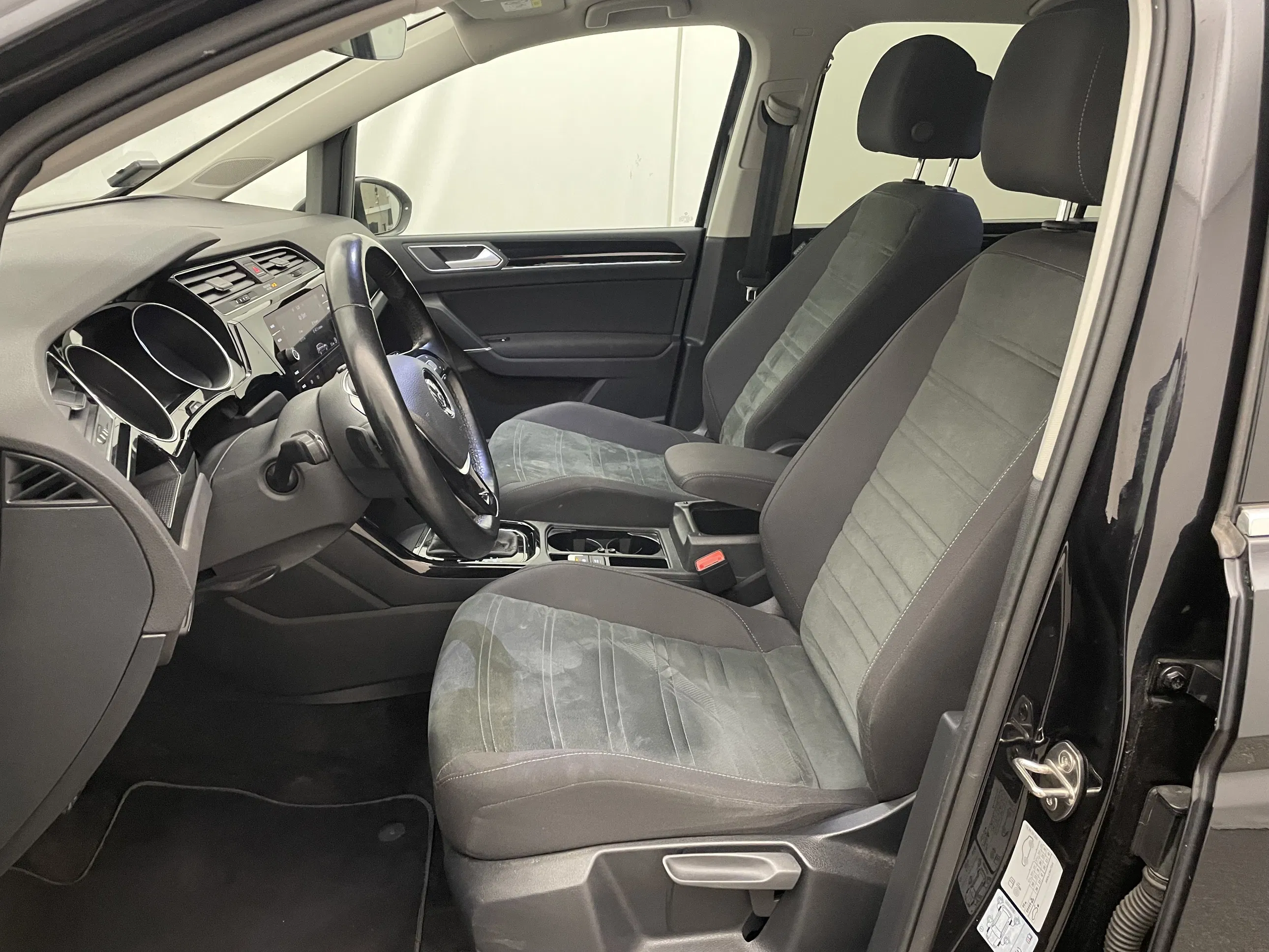 VW Touran 2.0 TDI BMT 7-Sitzer Highline | Bild 10 von 30