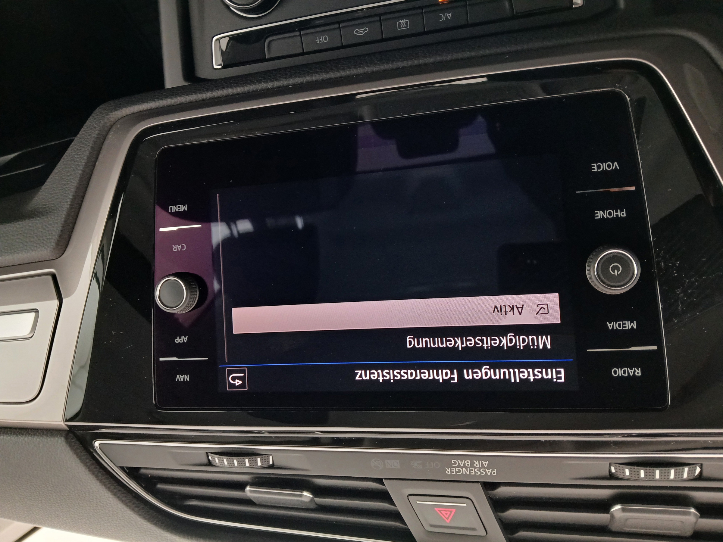 VW Touran 2.0 TDI BMT 7-Sitzer | Bild 21 von 30