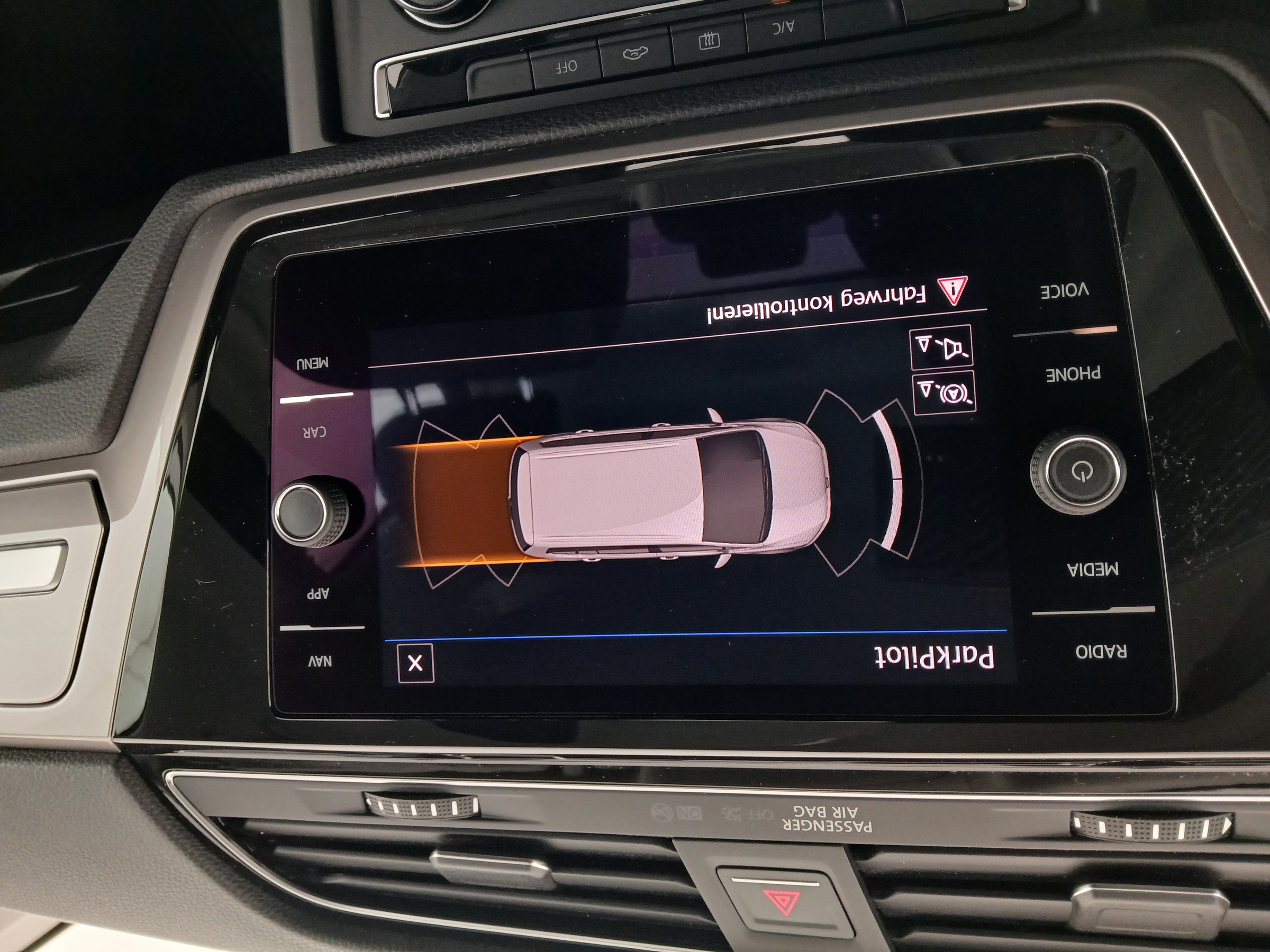 VW Touran 2.0 TDI BMT 7-Sitzer | Bild 22 von 30