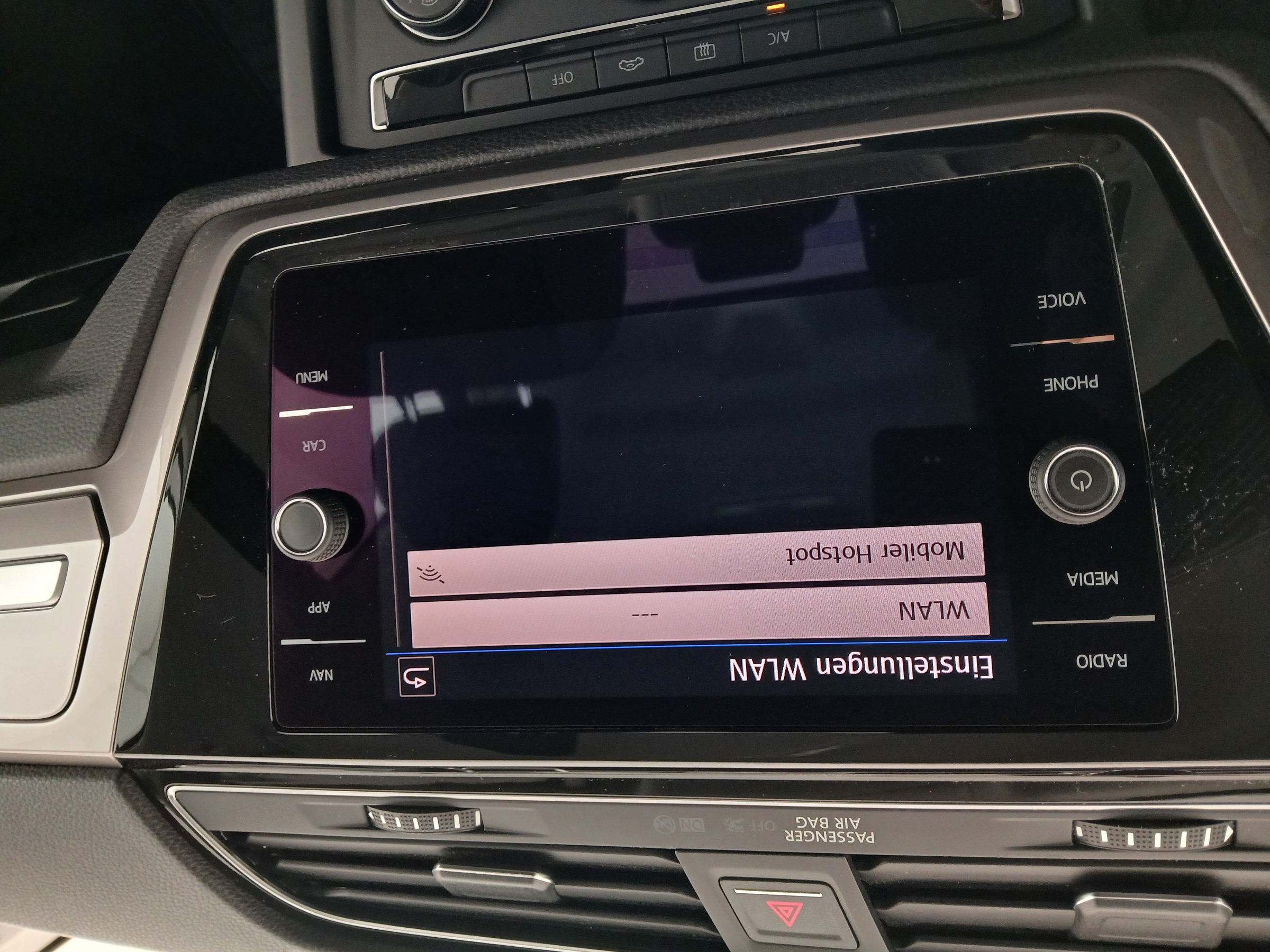 VW Touran 2.0 TDI BMT 7-Sitzer | Bild 24 von 30