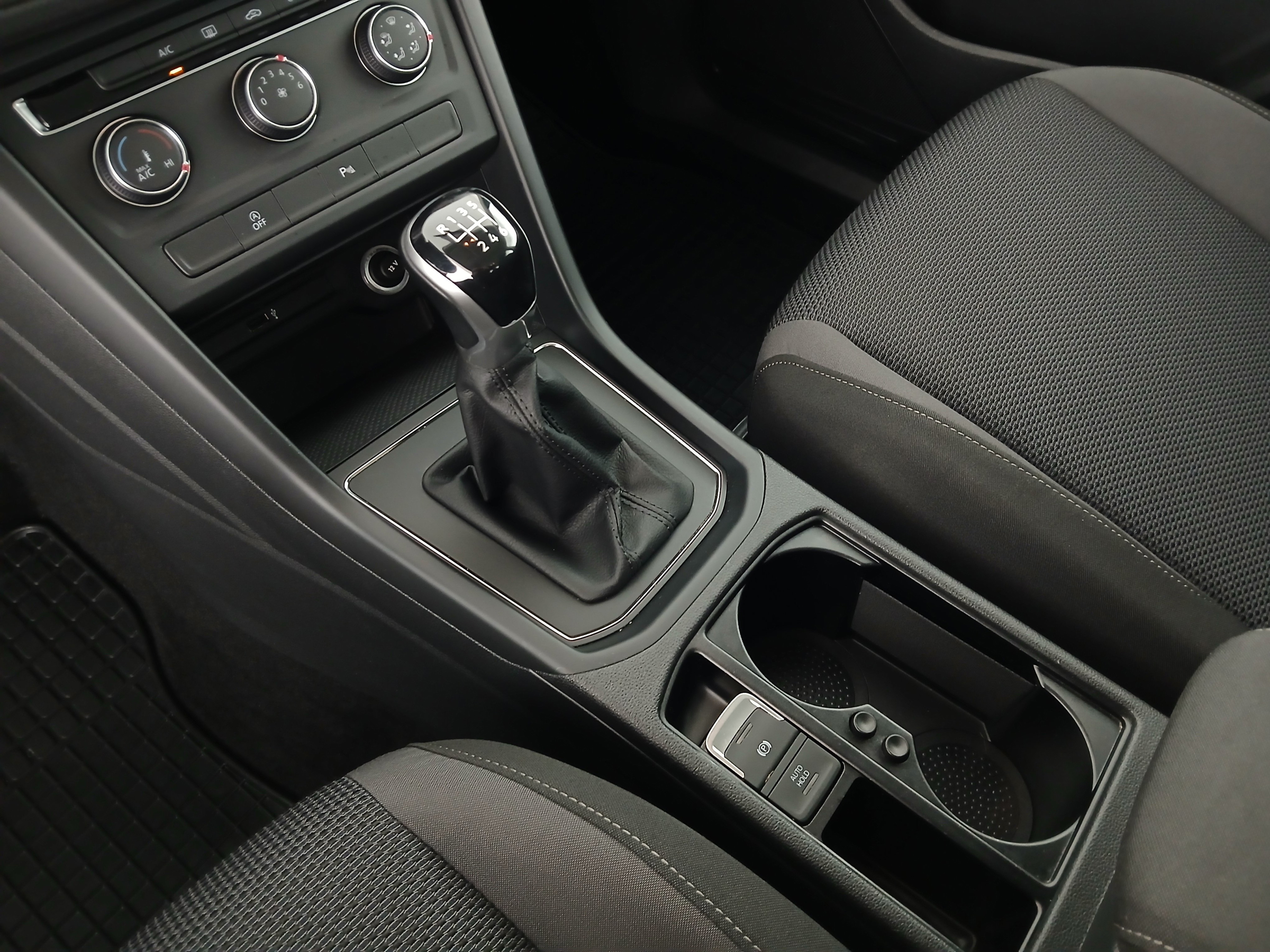 VW Touran 2.0 TDI BMT 7-Sitzer | Bild 26 von 30