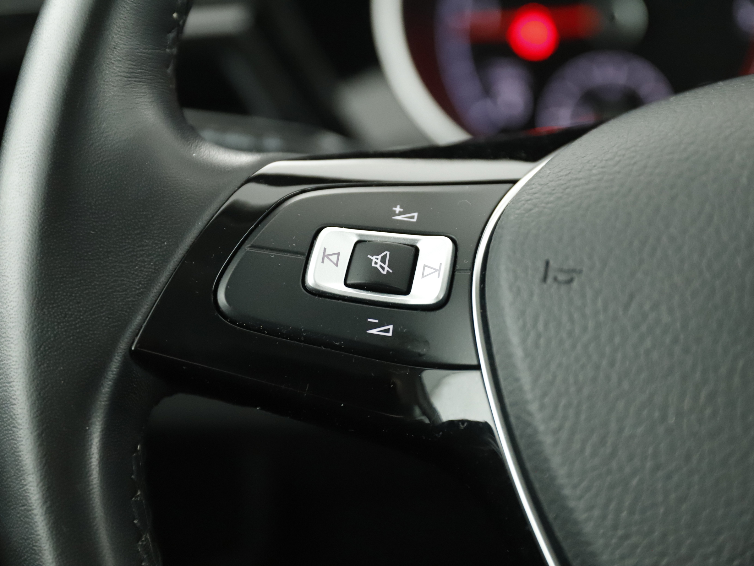 VW Touran 2.0 TDI BMT Highline | Bild 26 von 31