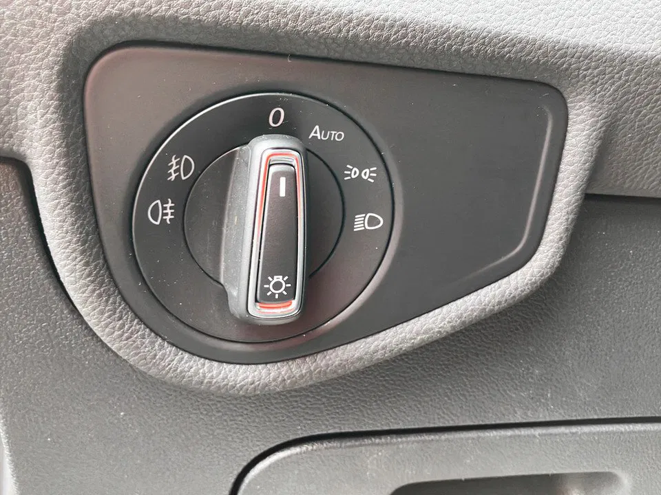 VW Touran 2.0 TDI CL | Bild 8 von 22