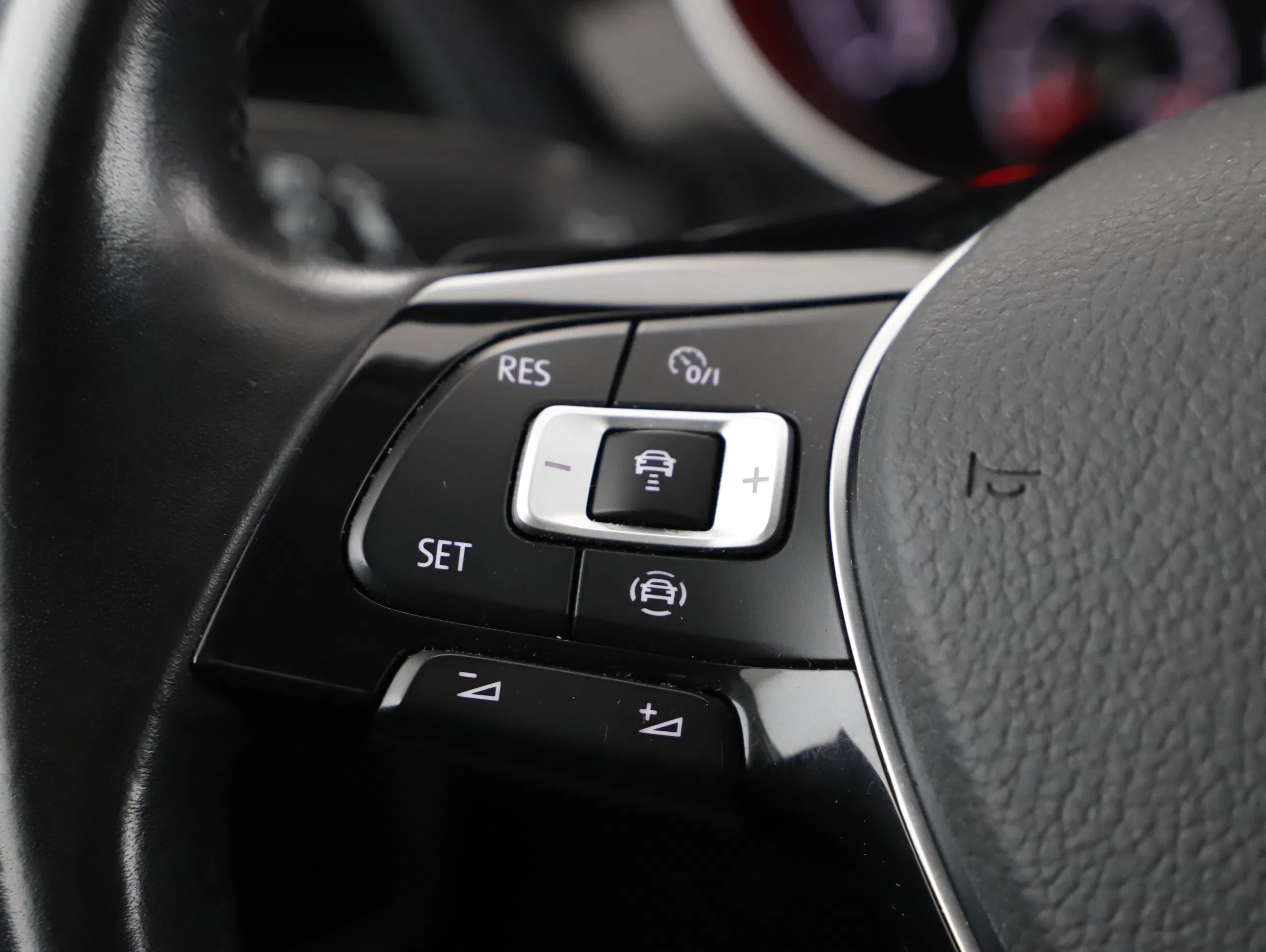 VW Touran 2.0 TDI BMT Comfortline | Bild 11 von 24