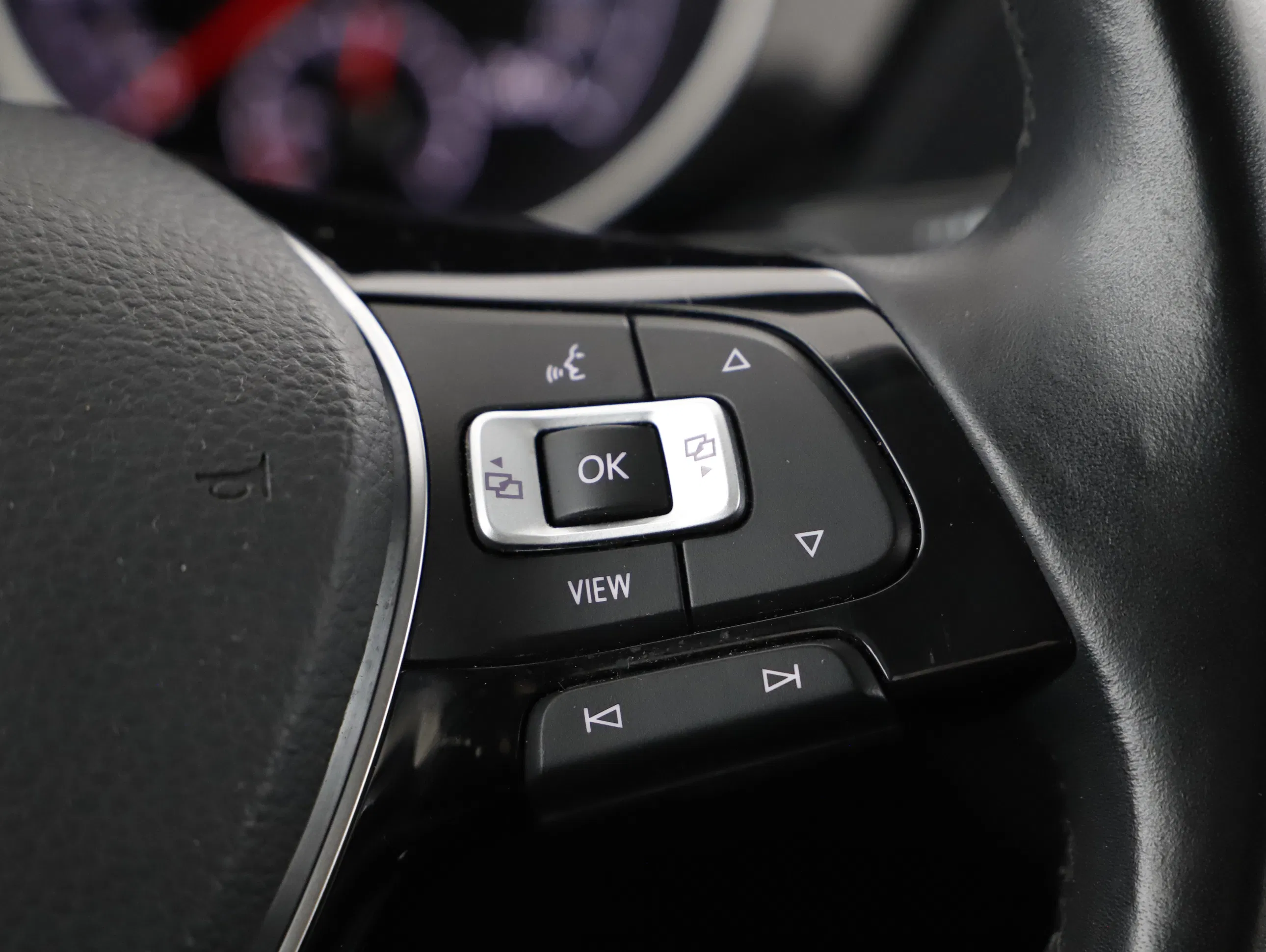 VW Touran 2.0 TDI BMT Comfortline | Bild 12 von 24