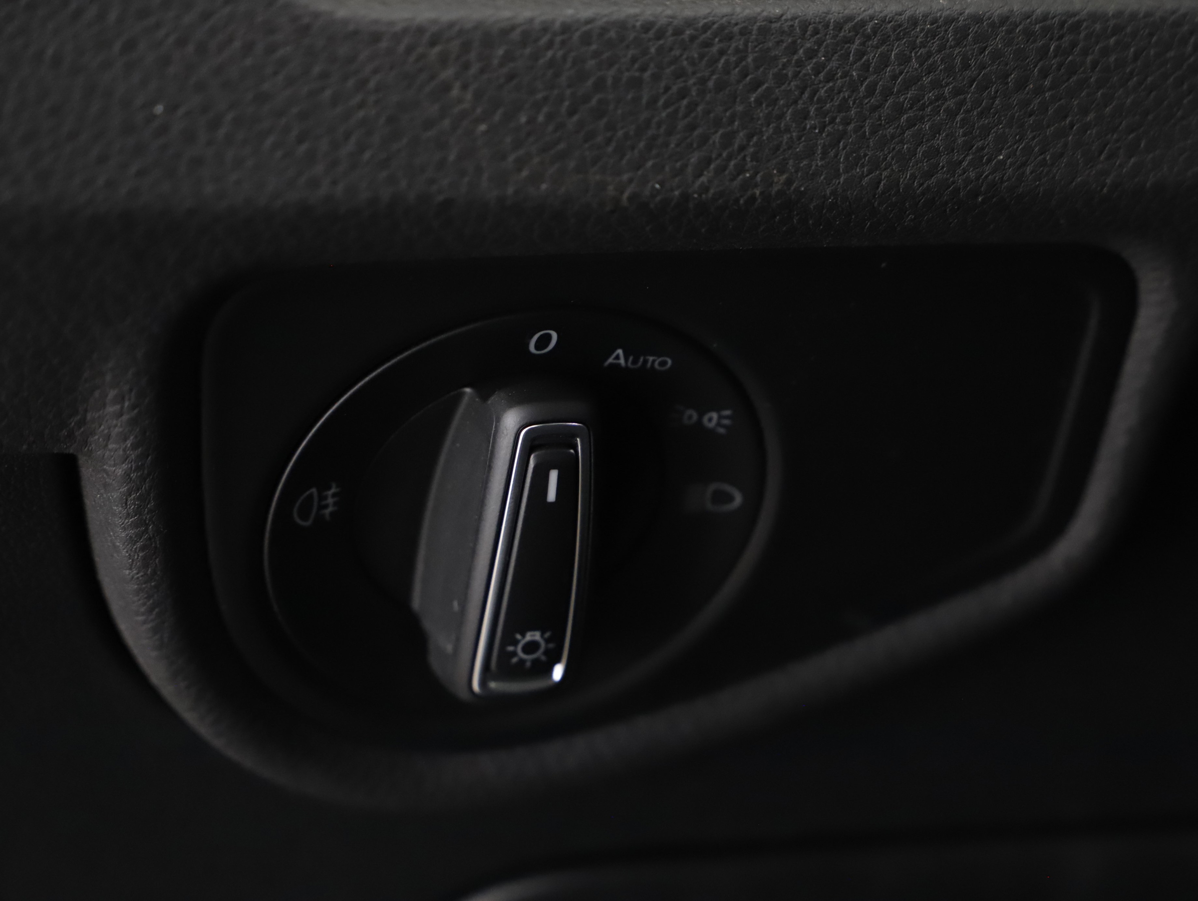 VW Touran 2.0 TDI BMT Comfortline | Bild 13 von 24