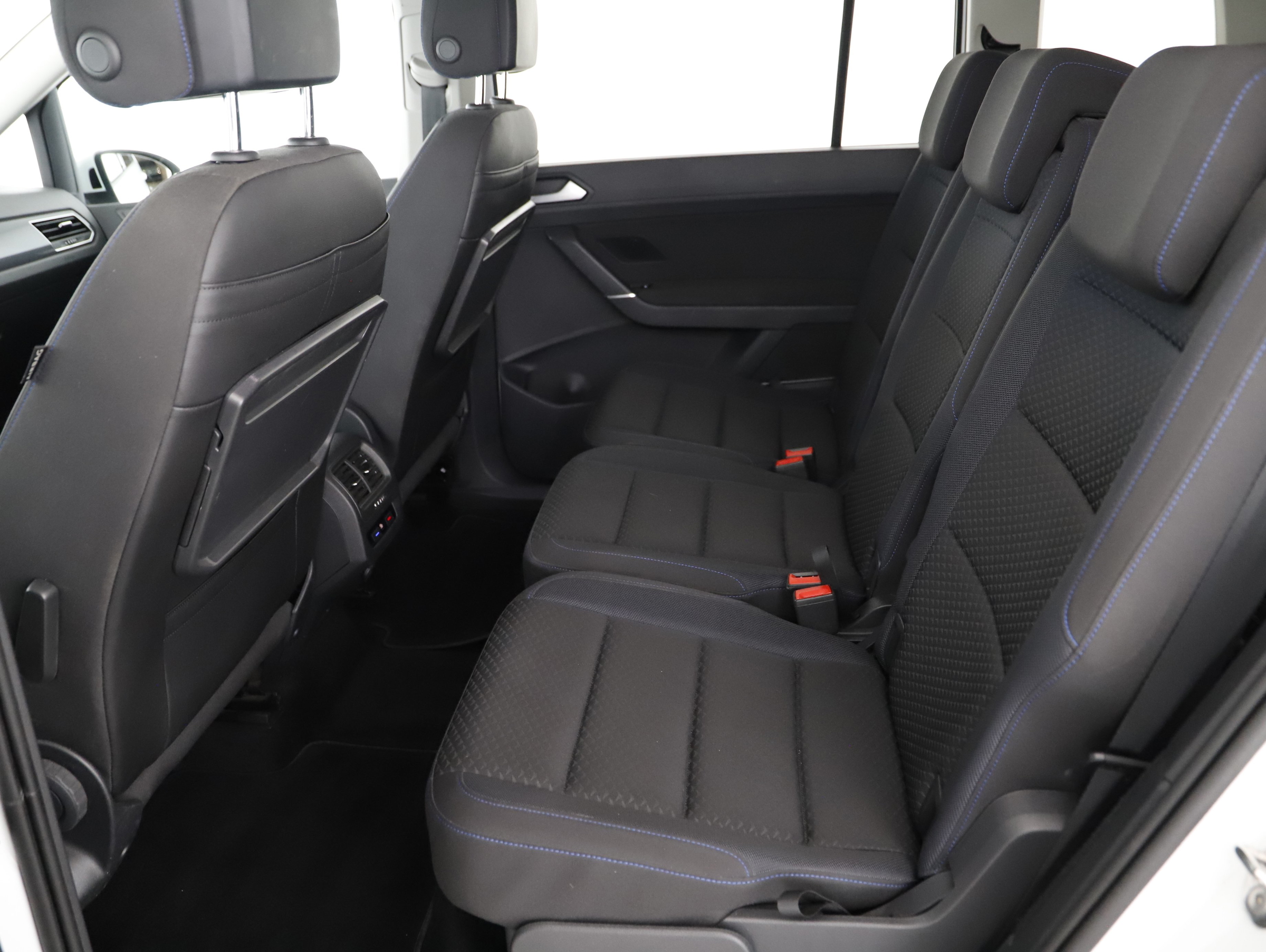 VW Touran 2.0 TDI BMT Comfortline | Bild 2 von 24