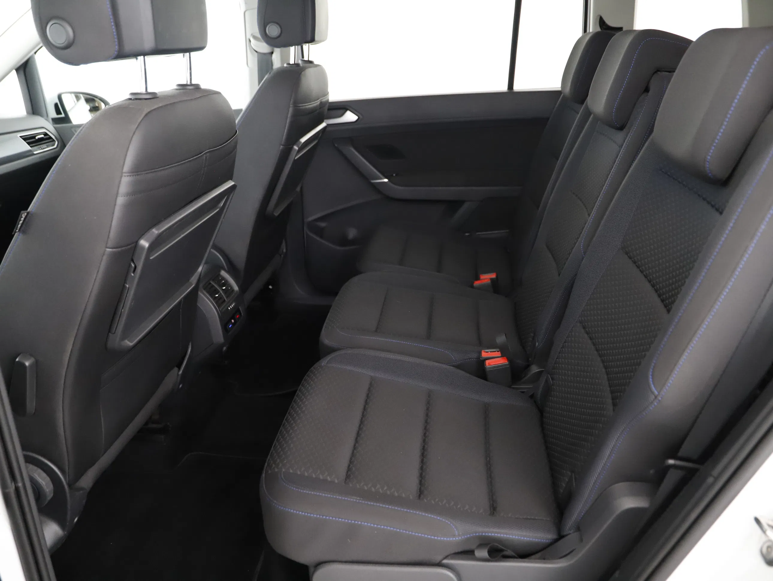 VW Touran 2.0 TDI BMT Comfortline | Bild 2 von 24