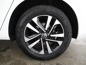 VW Touran 2.0 TDI BMT Comfortline | Thumbnail 23 von 24