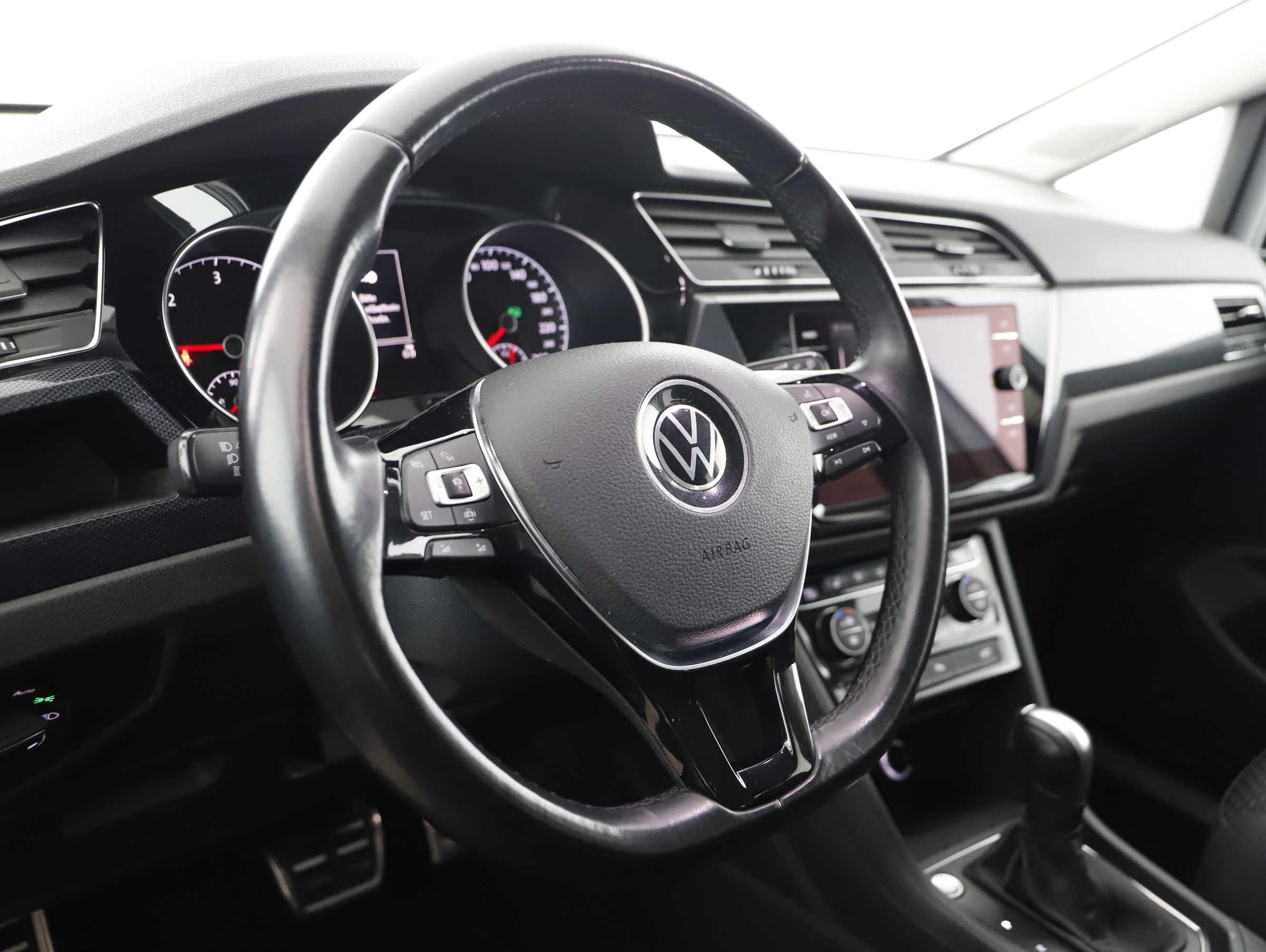 VW Touran 2.0 TDI BMT Comfortline | Bild 4 von 24