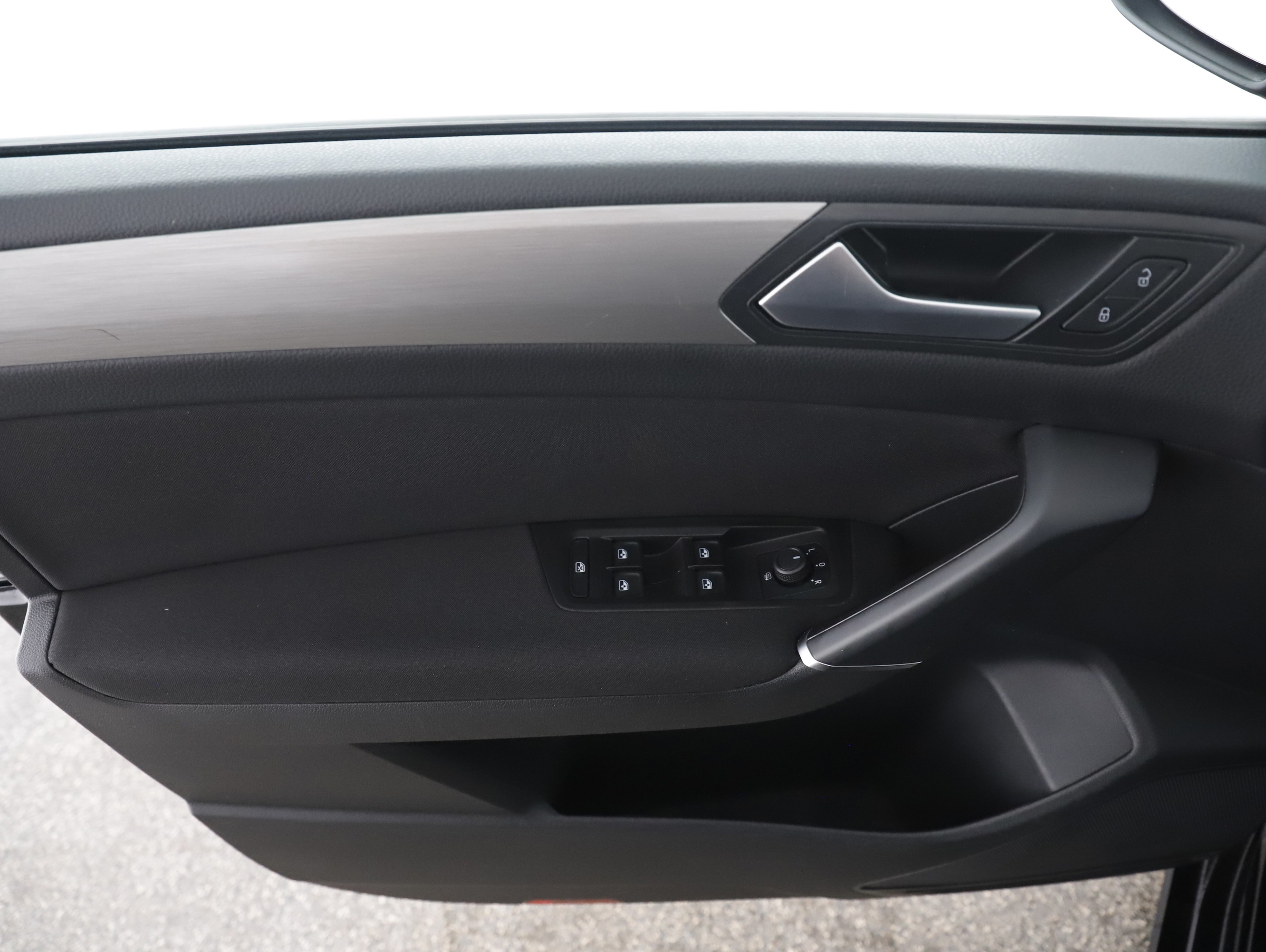 VW Touran Comfortline TDI SCR DSG 5-Sitzer | Bild 13 von 31