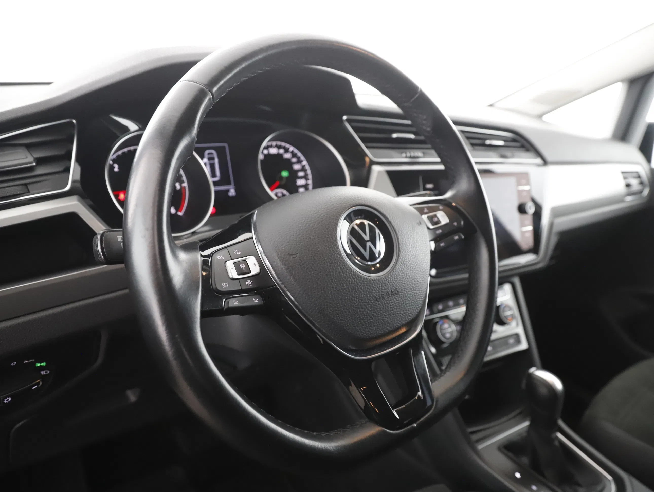 VW Touran Comfortline TDI SCR DSG 5-Sitzer | Bild 18 von 31