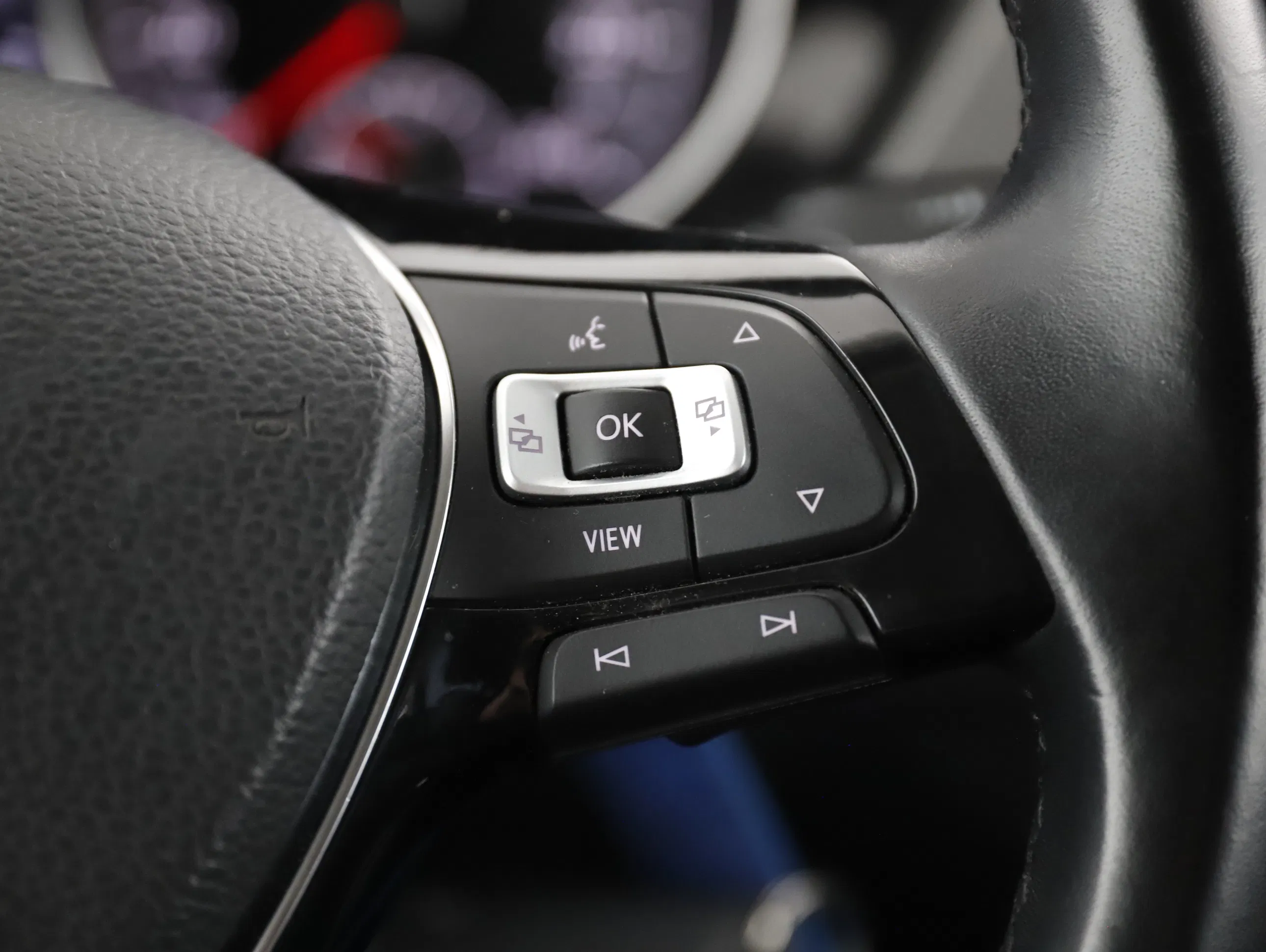 VW Touran Comfortline TDI SCR DSG 5-Sitzer | Bild 21 von 31