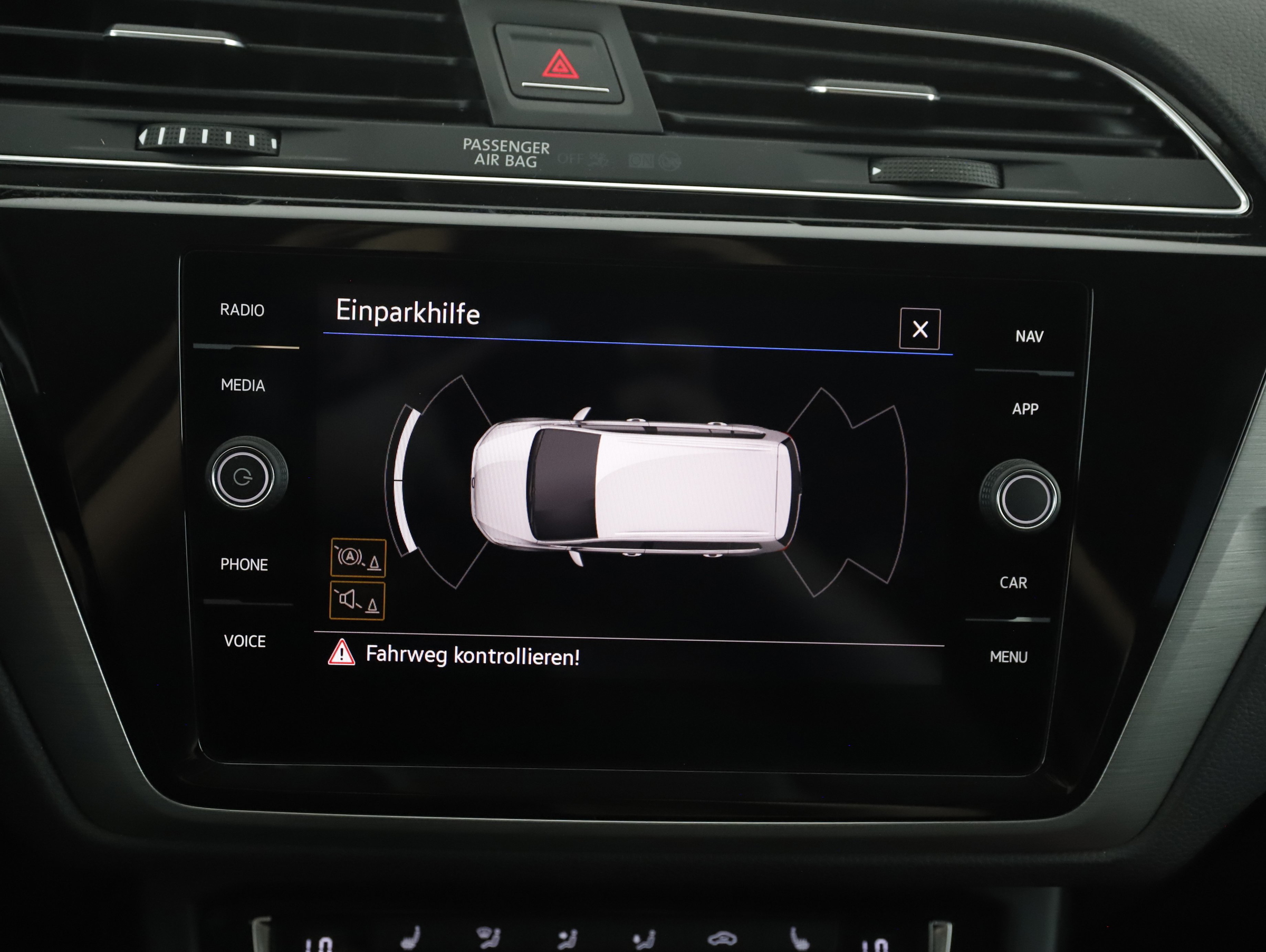 VW Touran Comfortline TDI SCR DSG 5-Sitzer | Bild 24 von 31