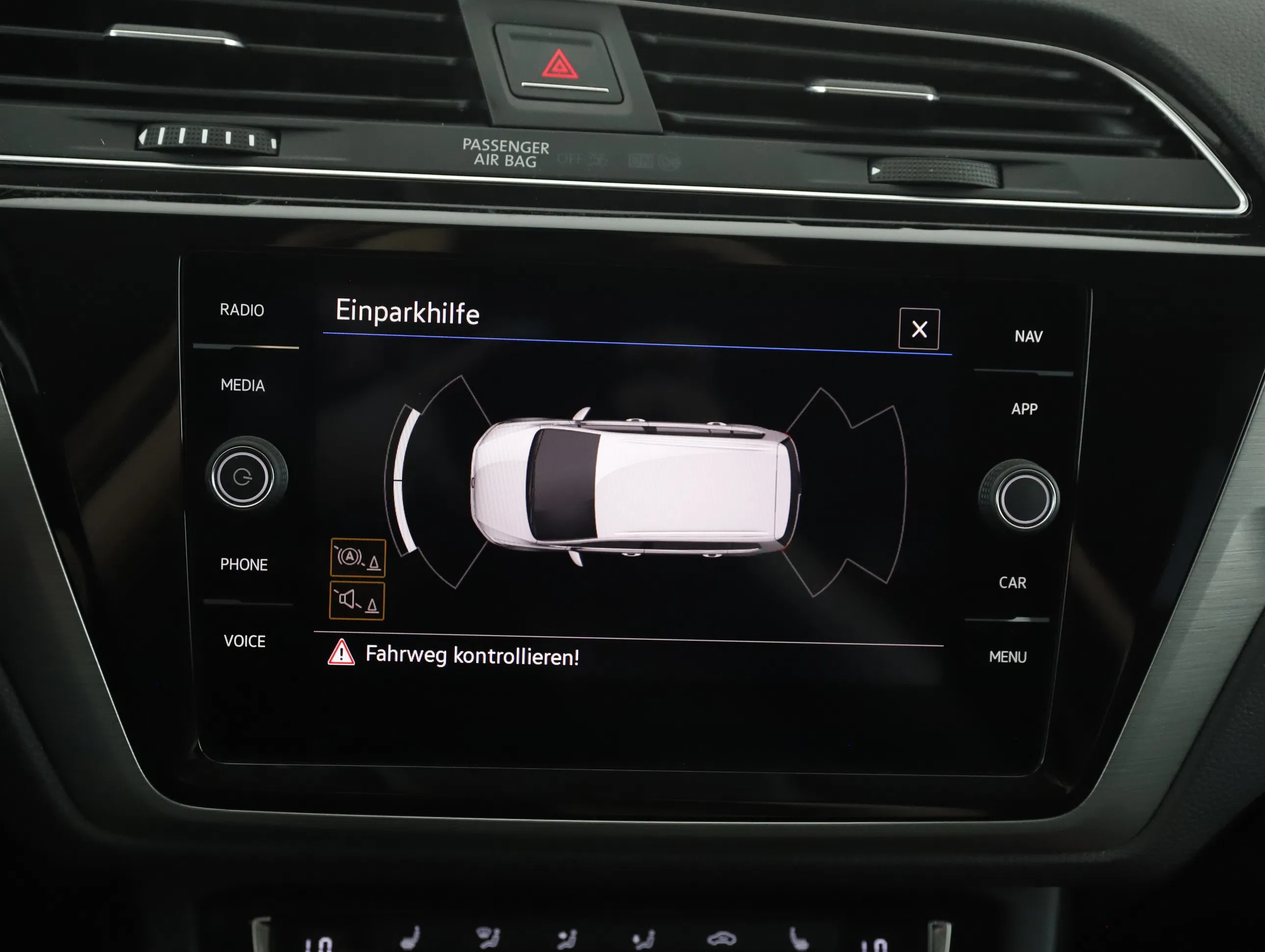 VW Touran Comfortline TDI SCR DSG 5-Sitzer | Bild 24 von 31