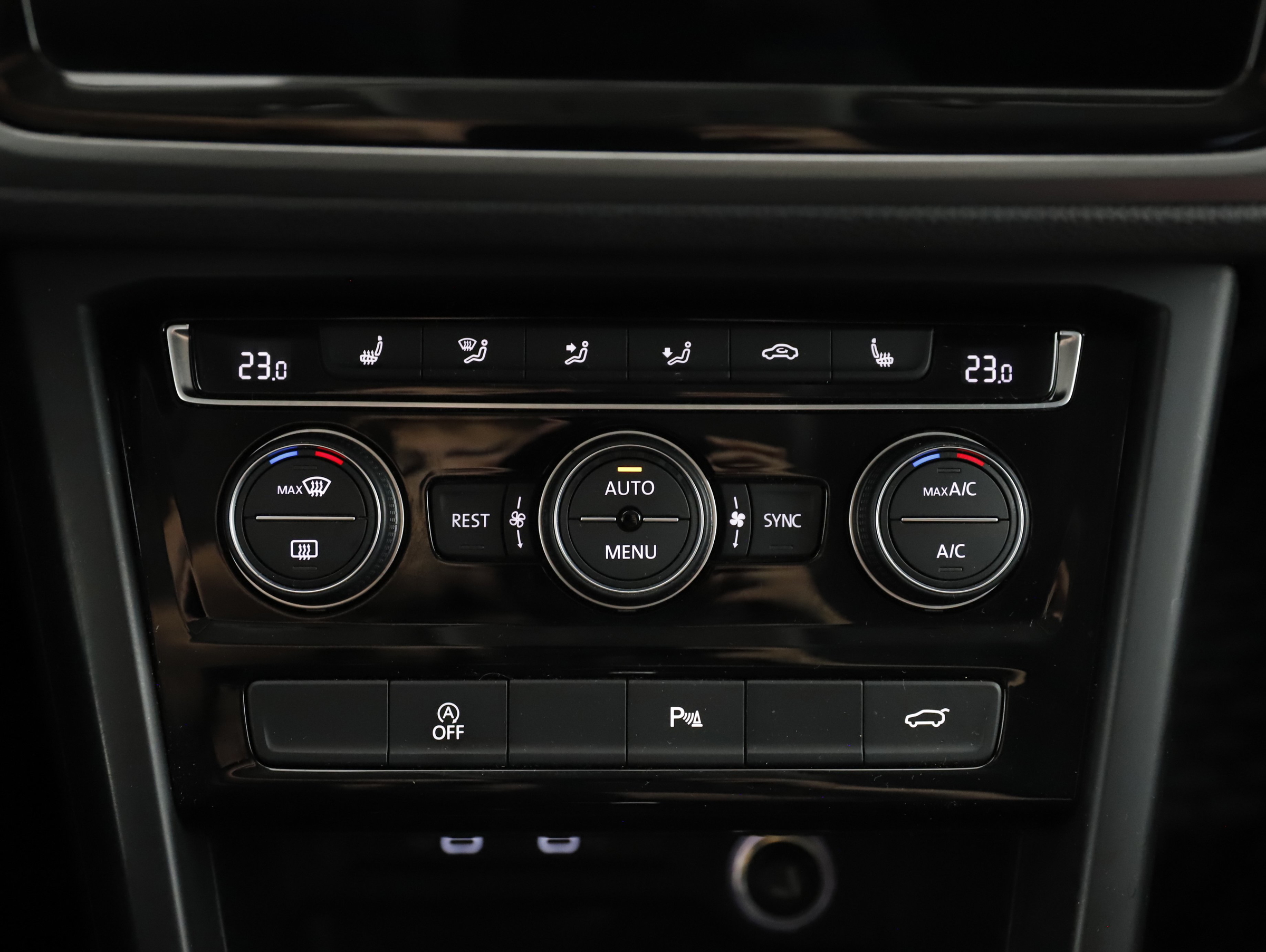 VW Touran Comfortline TDI SCR DSG 5-Sitzer | Bild 25 von 31