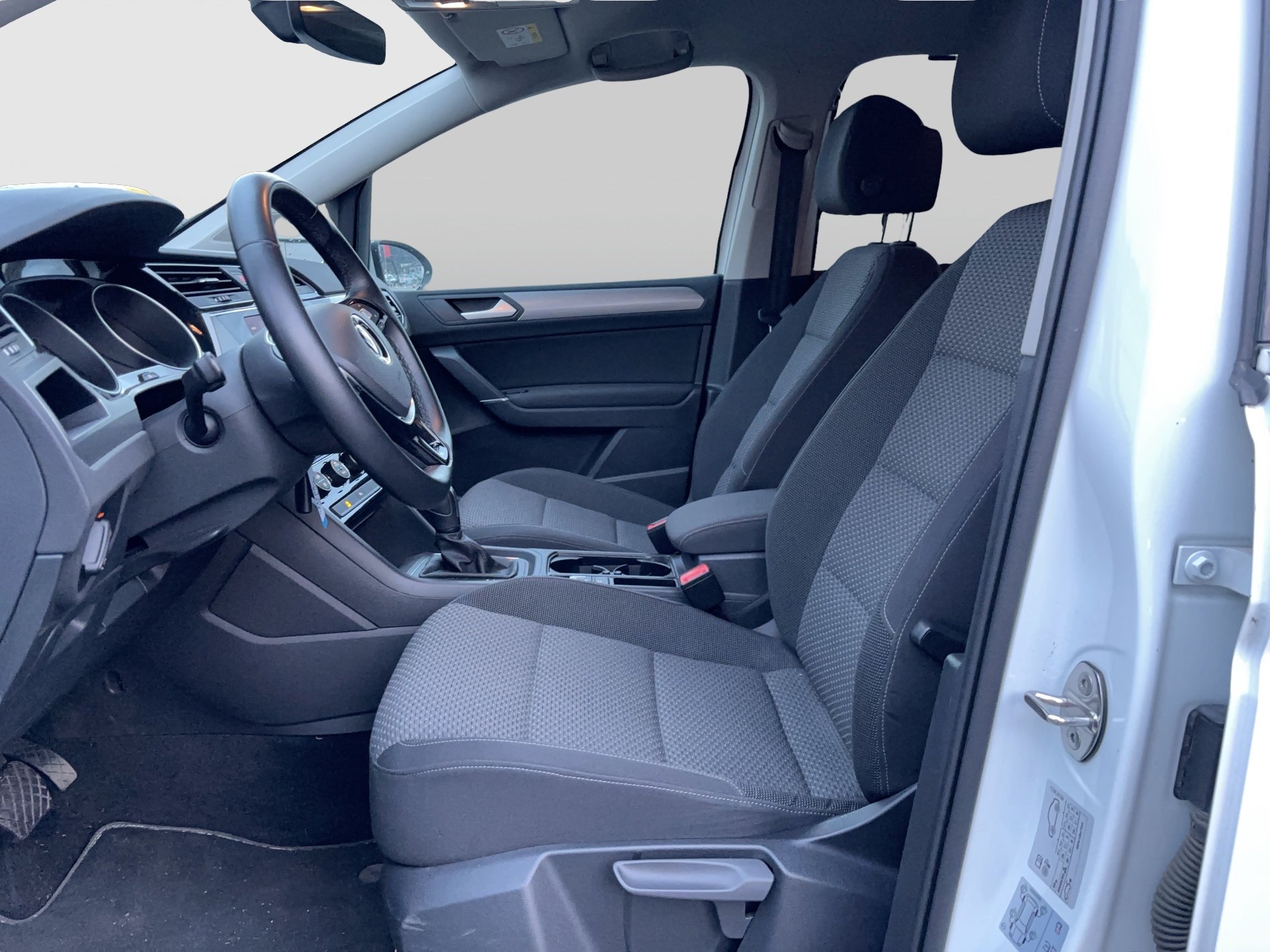 VW Touran 1.5 TSI BMT Comfortline | Bild 12 von 25