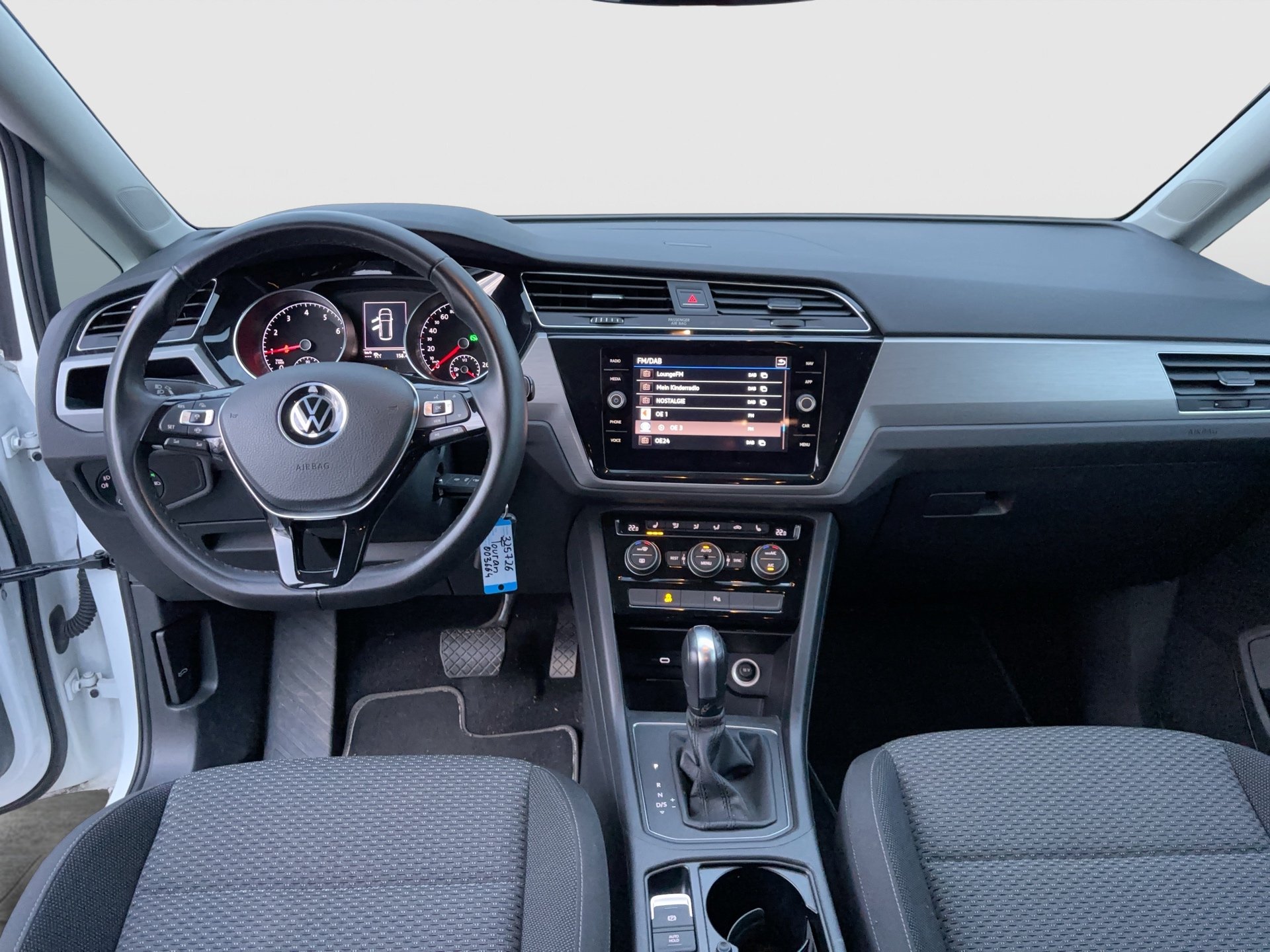 VW Touran 1.5 TSI BMT Comfortline | Bild 13 von 25