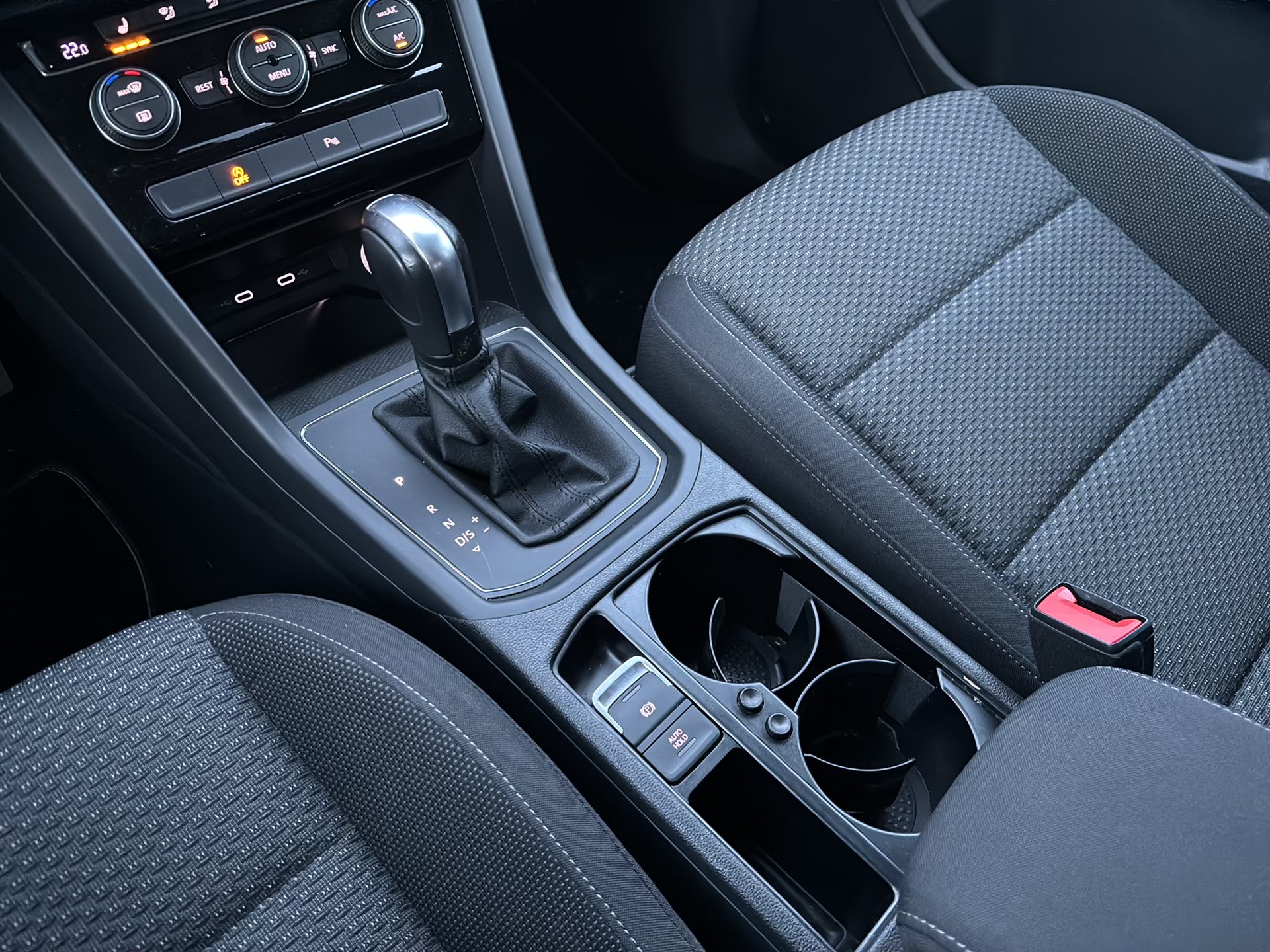 VW Touran 1.5 TSI BMT Comfortline | Bild 21 von 25