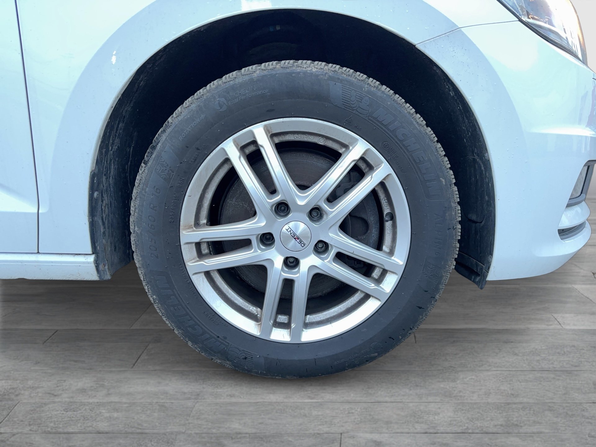 VW Touran 1.5 TSI BMT Comfortline | Bild 8 von 25