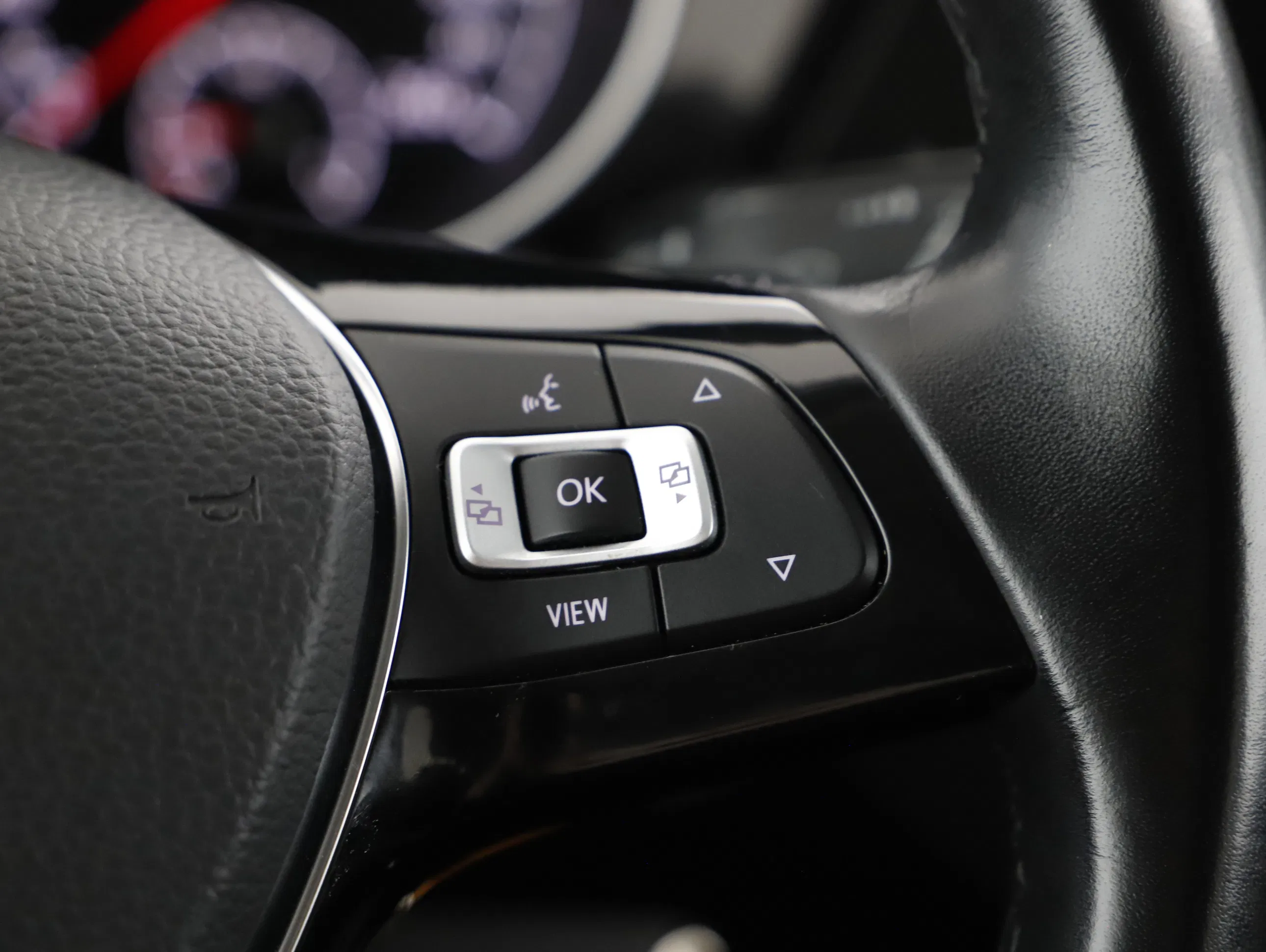 VW Touran 2.0 TDI Highline DSG | Bild 12 von 21