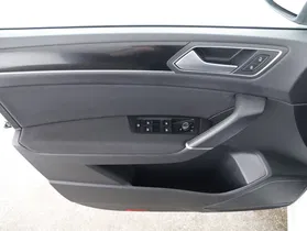 VW Touran 2.0 TDI Highline DSG | Thumbnail 14 von 21