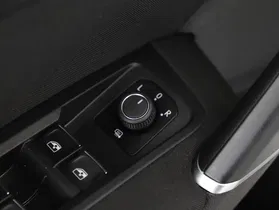 VW Touran 2.0 TDI Highline DSG | Thumbnail 15 von 21