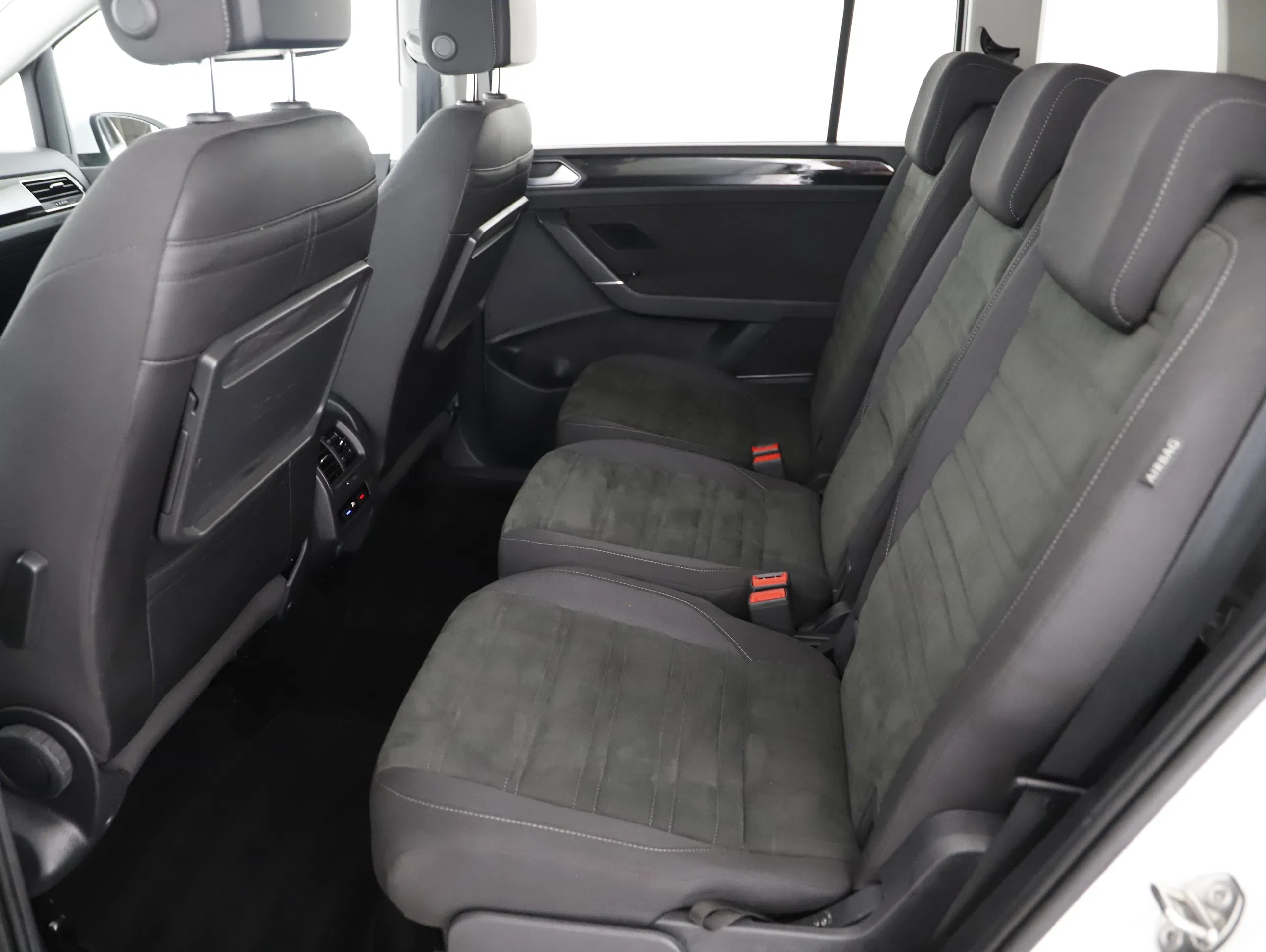 VW Touran 2.0 TDI Highline DSG | Bild 2 von 21