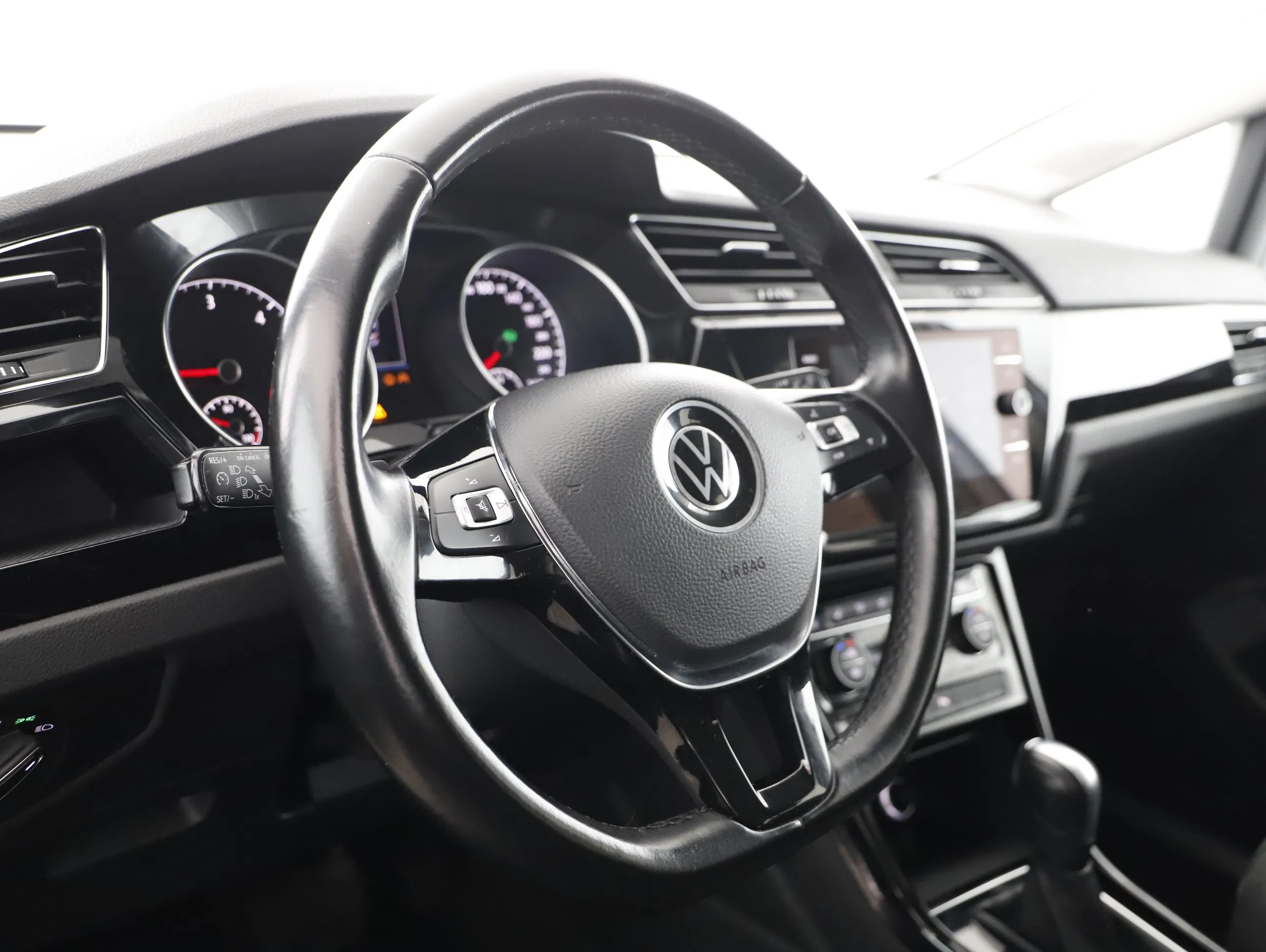 VW Touran 2.0 TDI Highline DSG | Bild 4 von 21