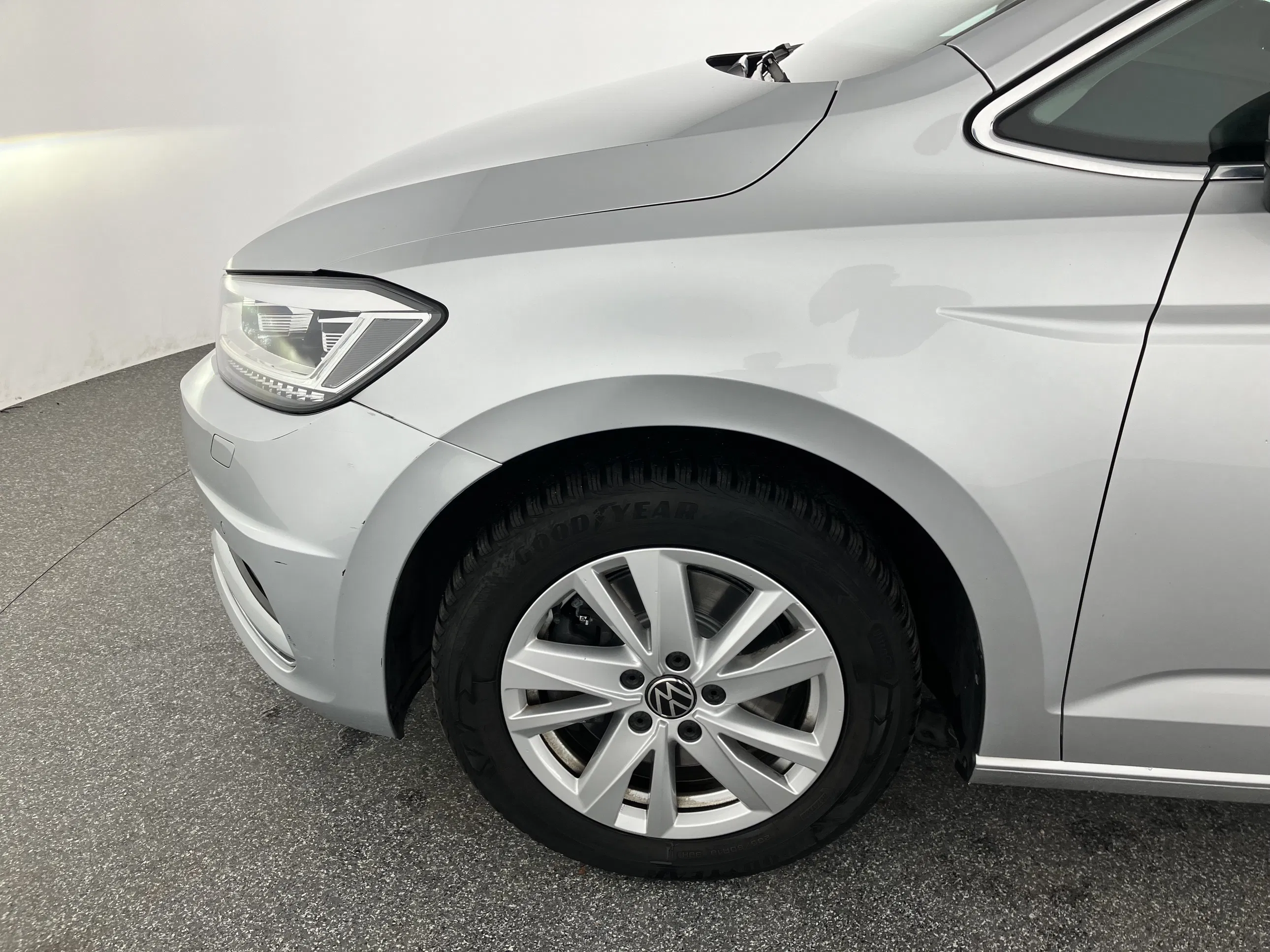 VW Touran 2.0 TDI BMT Highline | Bild 16 von 29