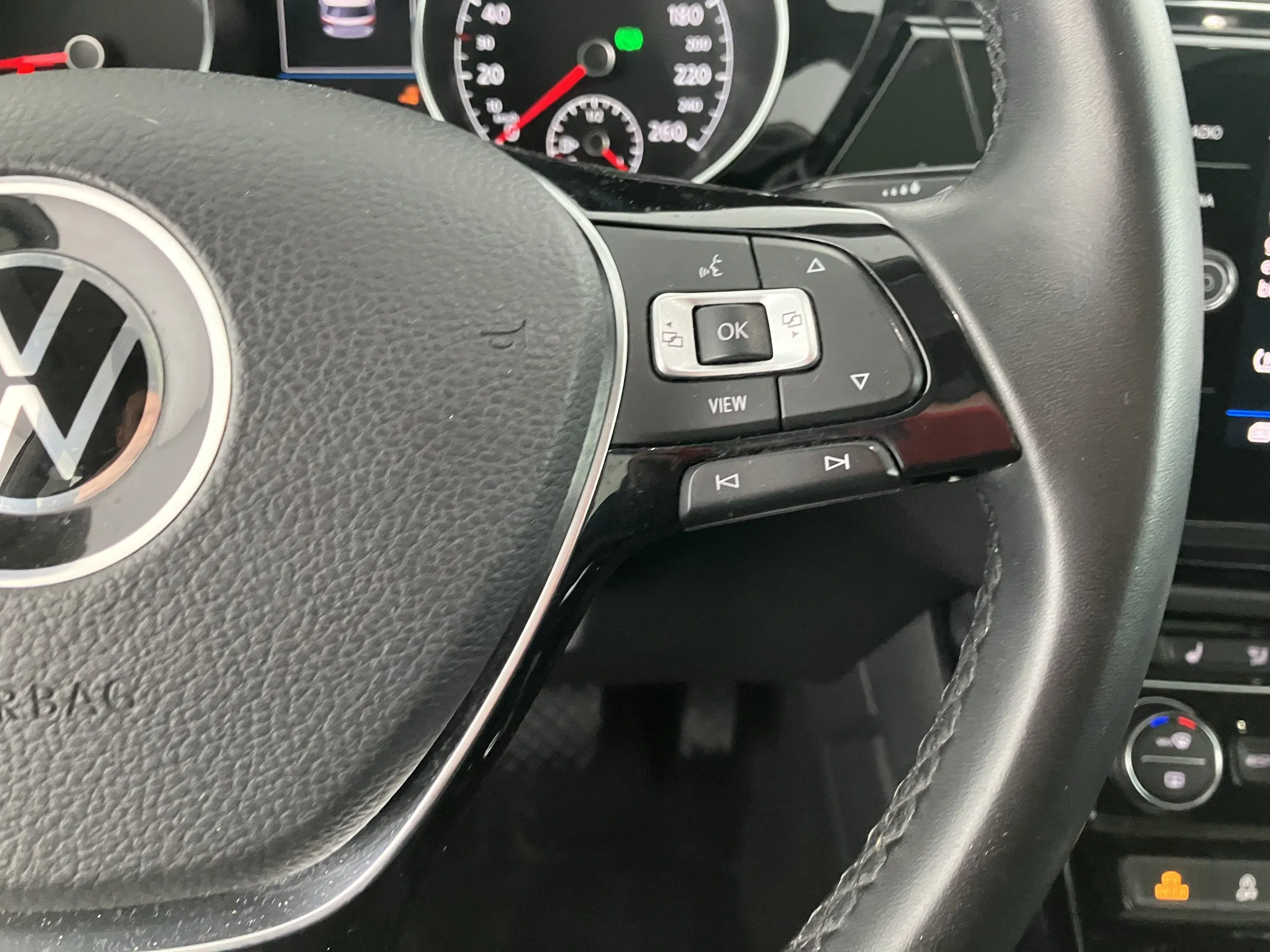 VW Touran 2.0 TDI BMT Highline | Bild 19 von 29