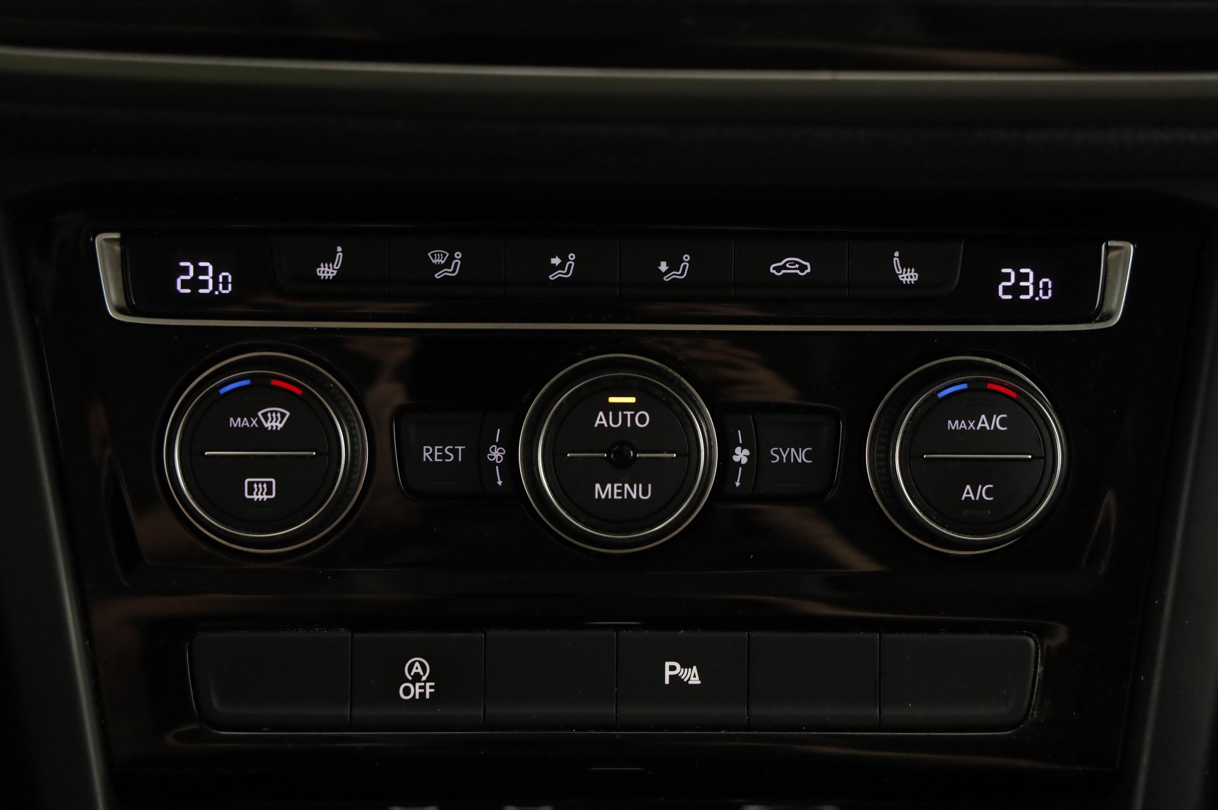 VW Touran Comfortline TDI SCR | Bild 23 von 31