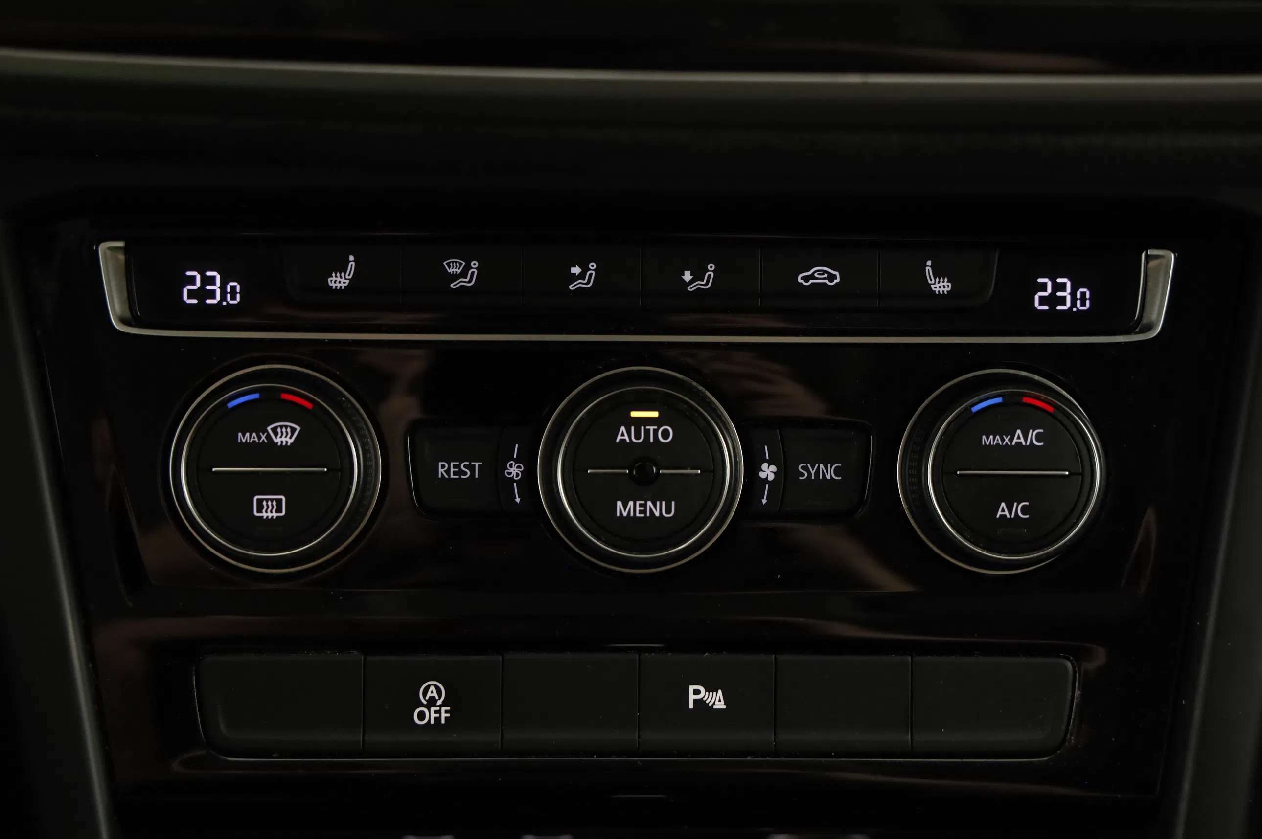 VW Touran Comfortline TDI SCR | Bild 23 von 31