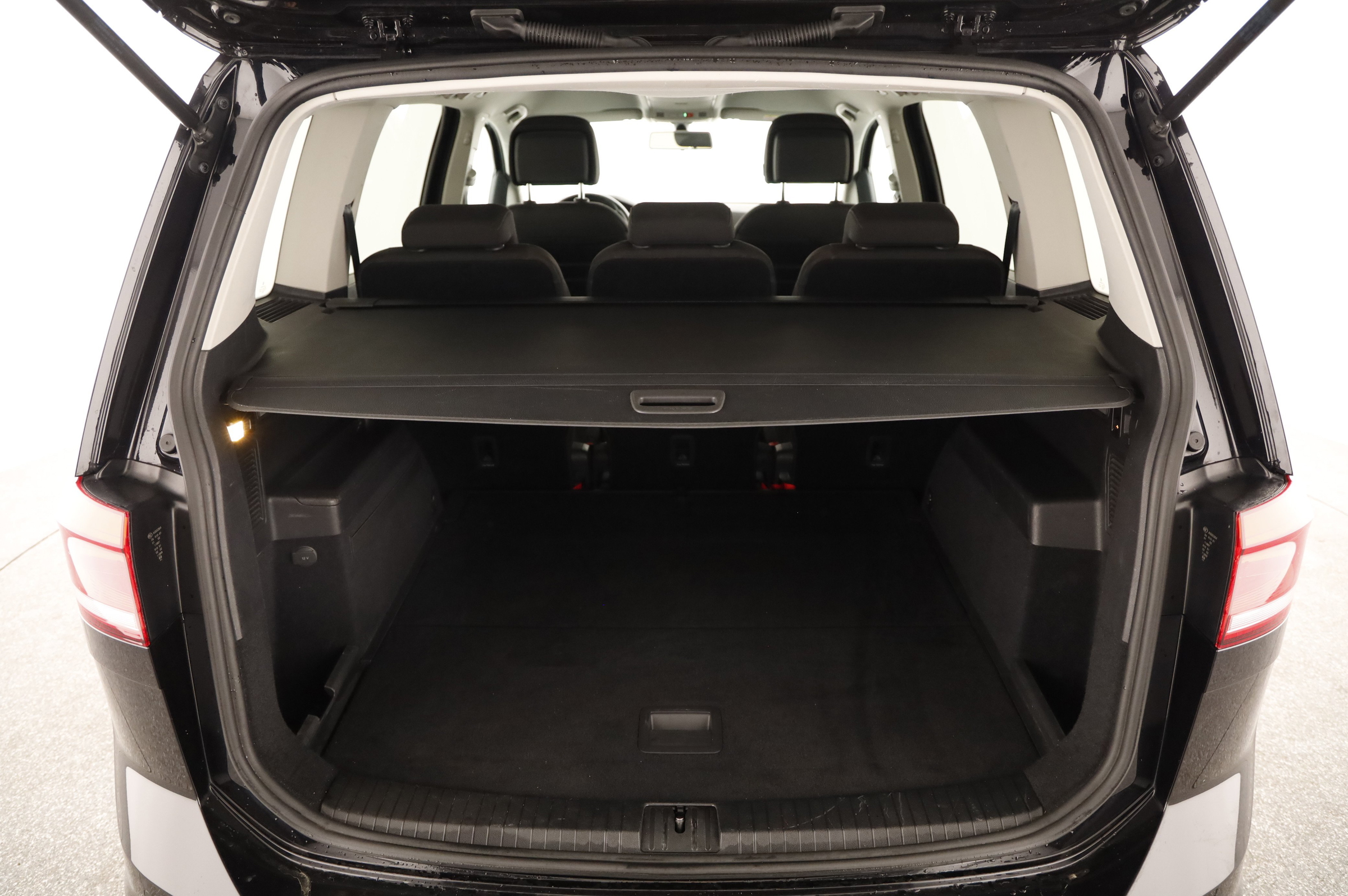 VW Touran Comfortline TDI SCR | Bild 26 von 31