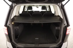VW Touran Comfortline TDI SCR | Thumbnail 26 von 31