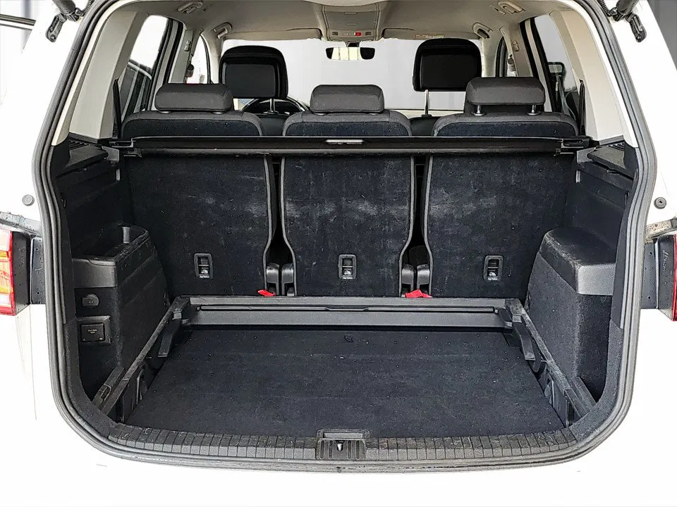 VW Touran 2.0 TDI DSG Comfortline | Bild 18 von 20