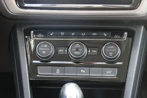 VW Touran 2.0 TDI BMT Comfortline | Thumbnail 19 von 26