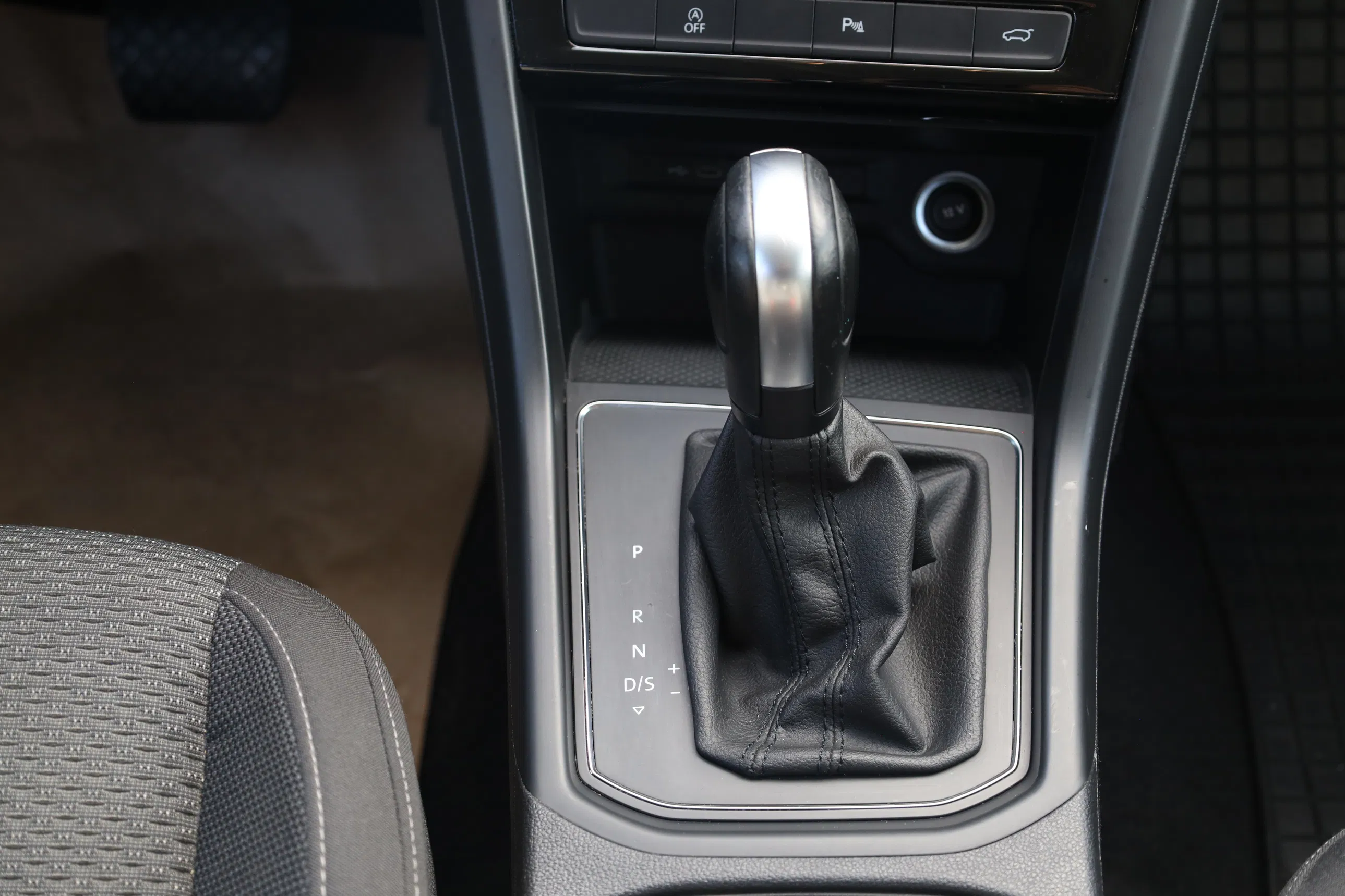 VW Touran 2.0 TDI BMT Comfortline | Bild 20 von 26