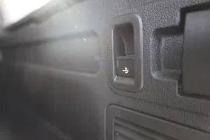 VW Touran 2.0 TDI BMT Comfortline | Thumbnail 24 von 26