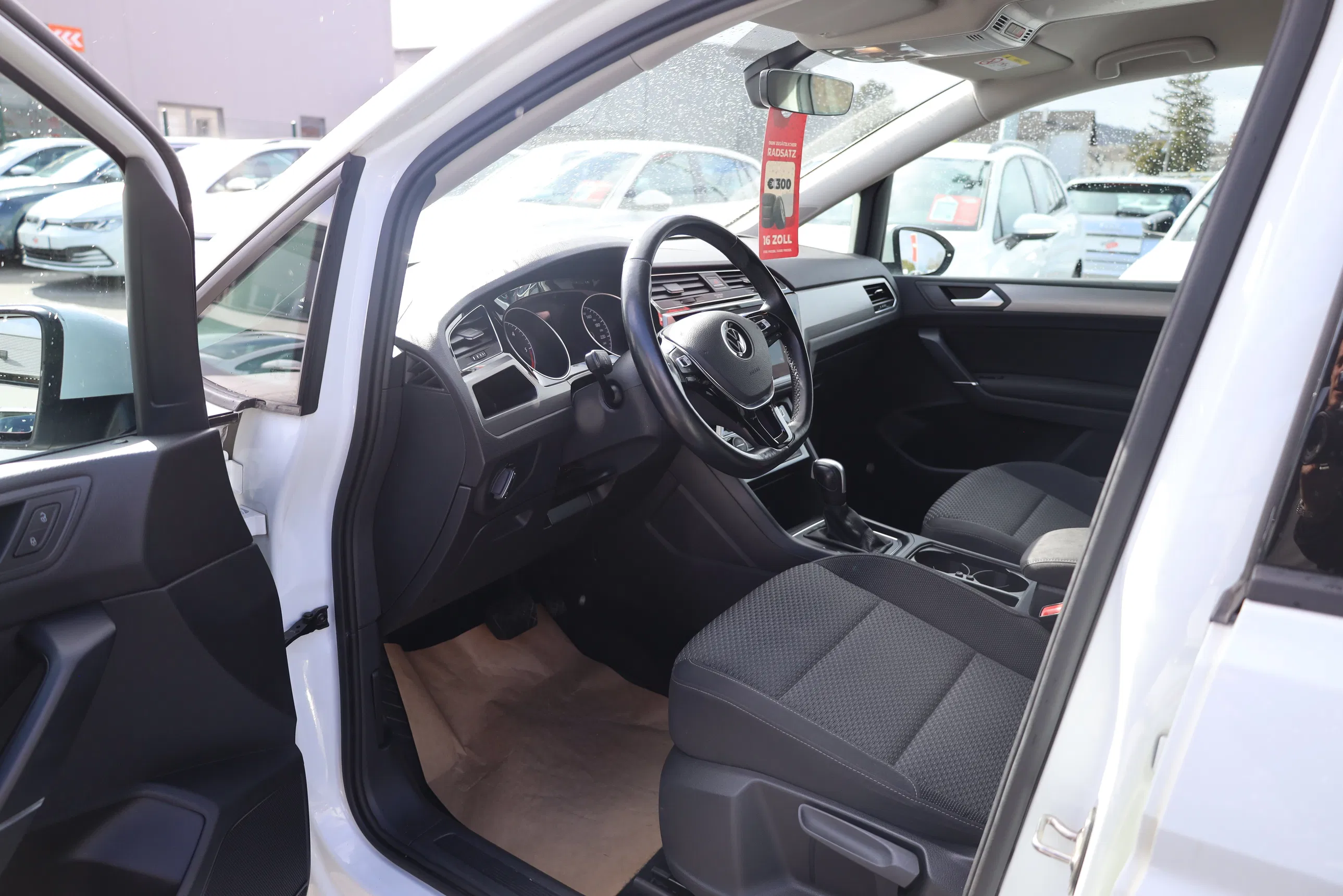 VW Touran 2.0 TDI BMT Comfortline | Bild 8 von 26